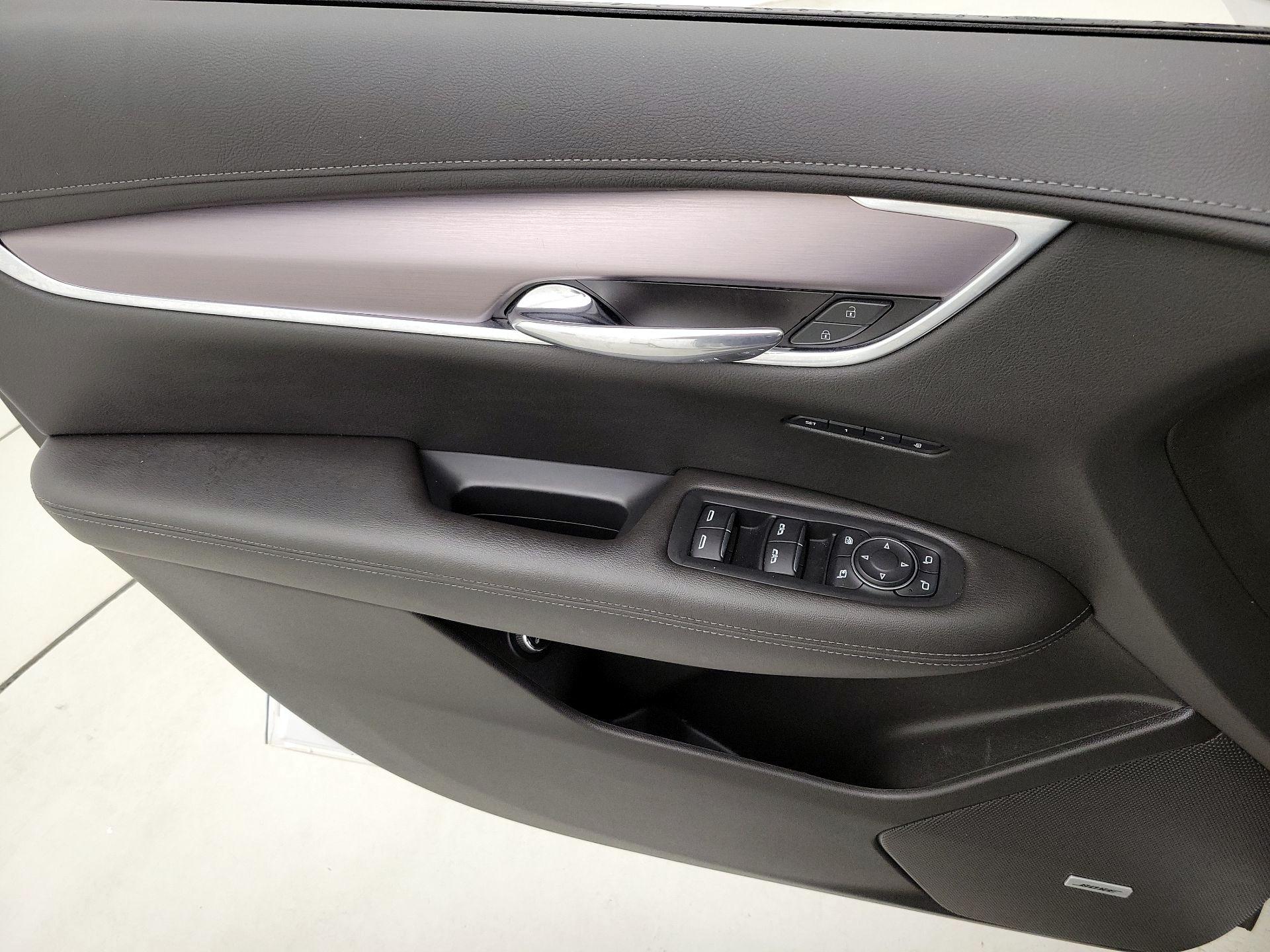 Thumbnail: 2023 Cadillac XT6 - 12