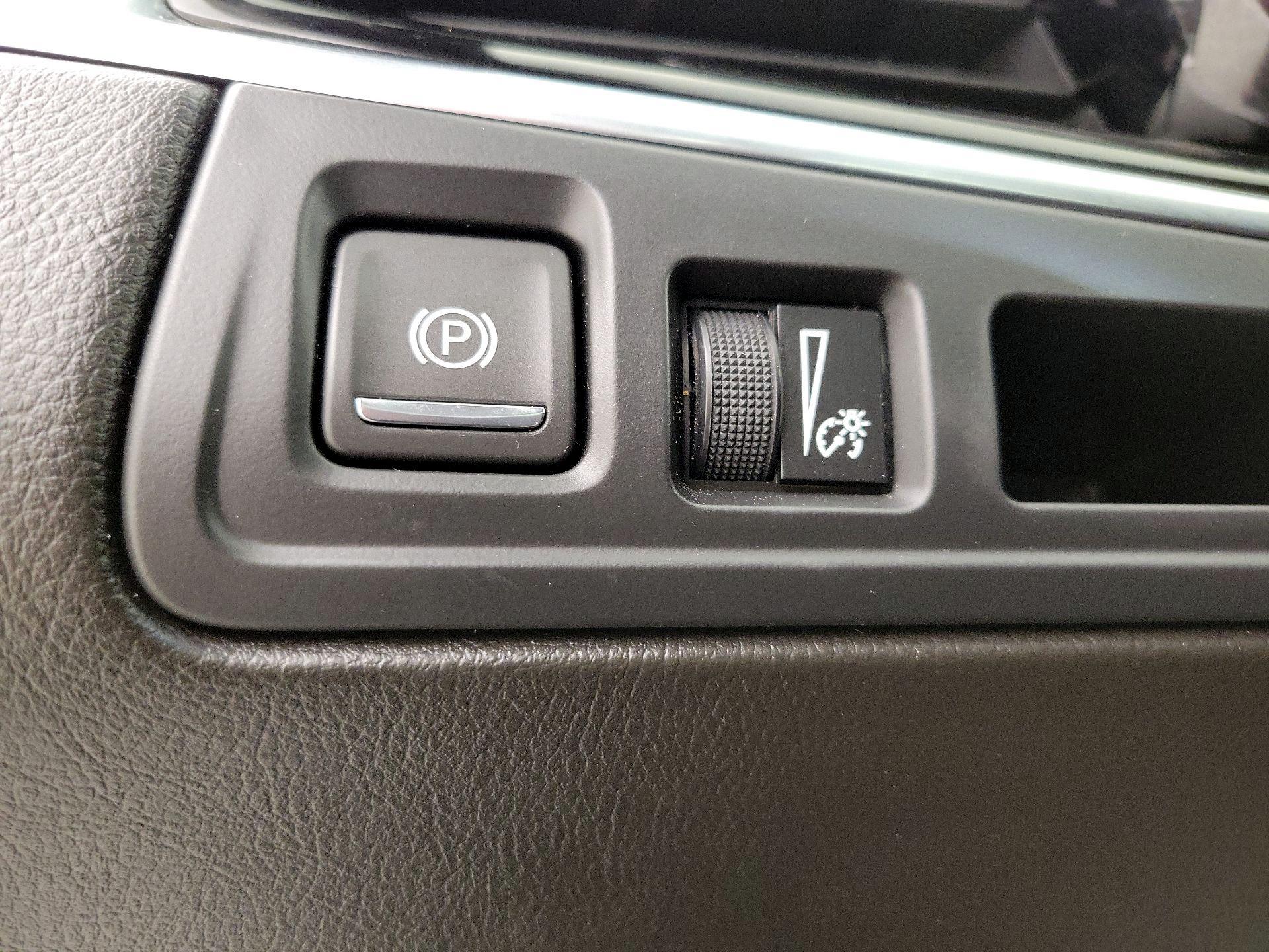 Thumbnail: 2023 Cadillac XT6 - 13