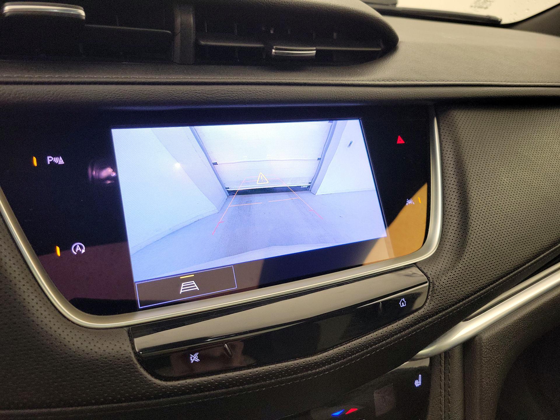 Thumbnail: 2023 Cadillac XT6 - 15