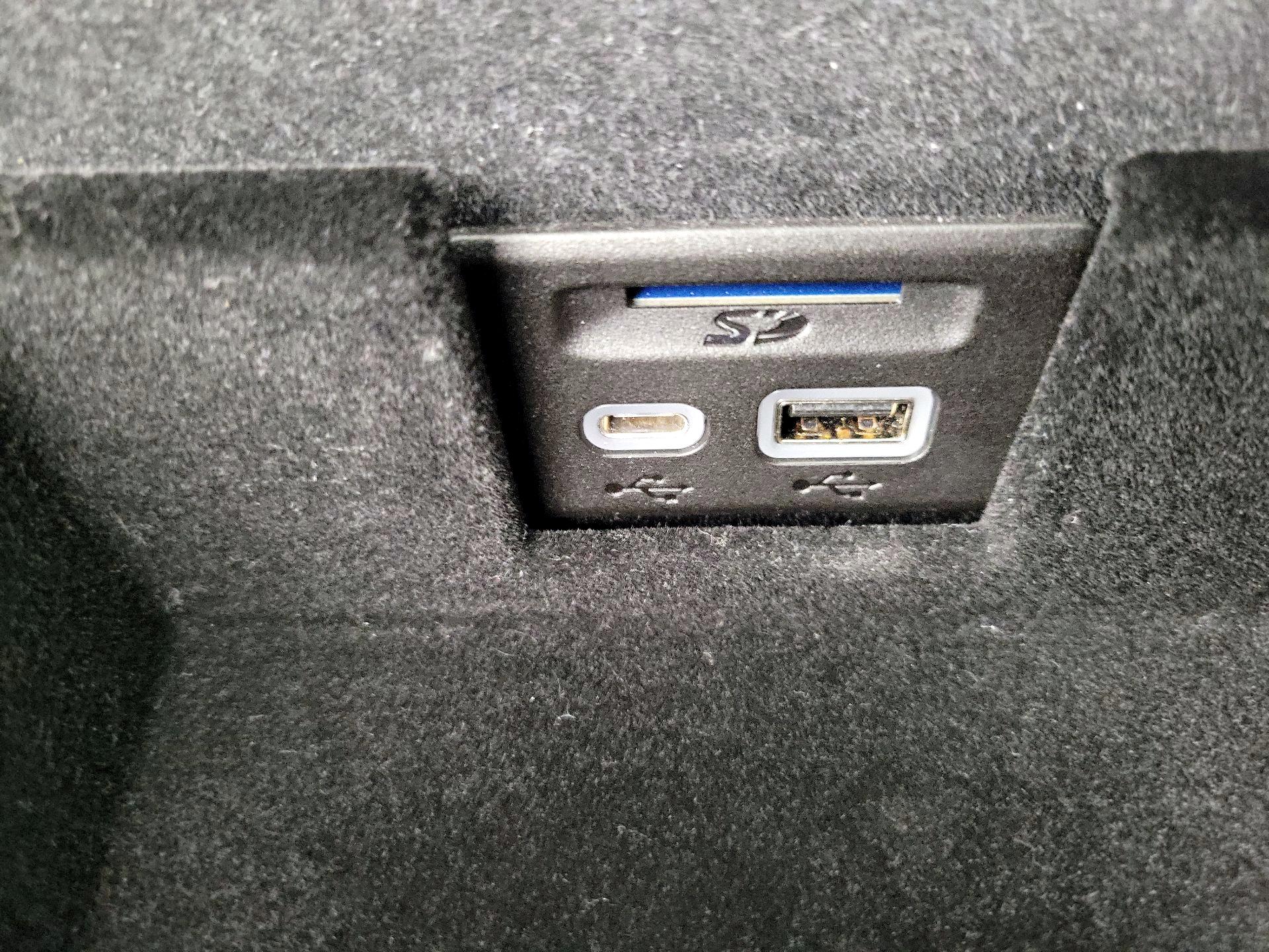 Thumbnail: 2023 Cadillac XT6 - 19