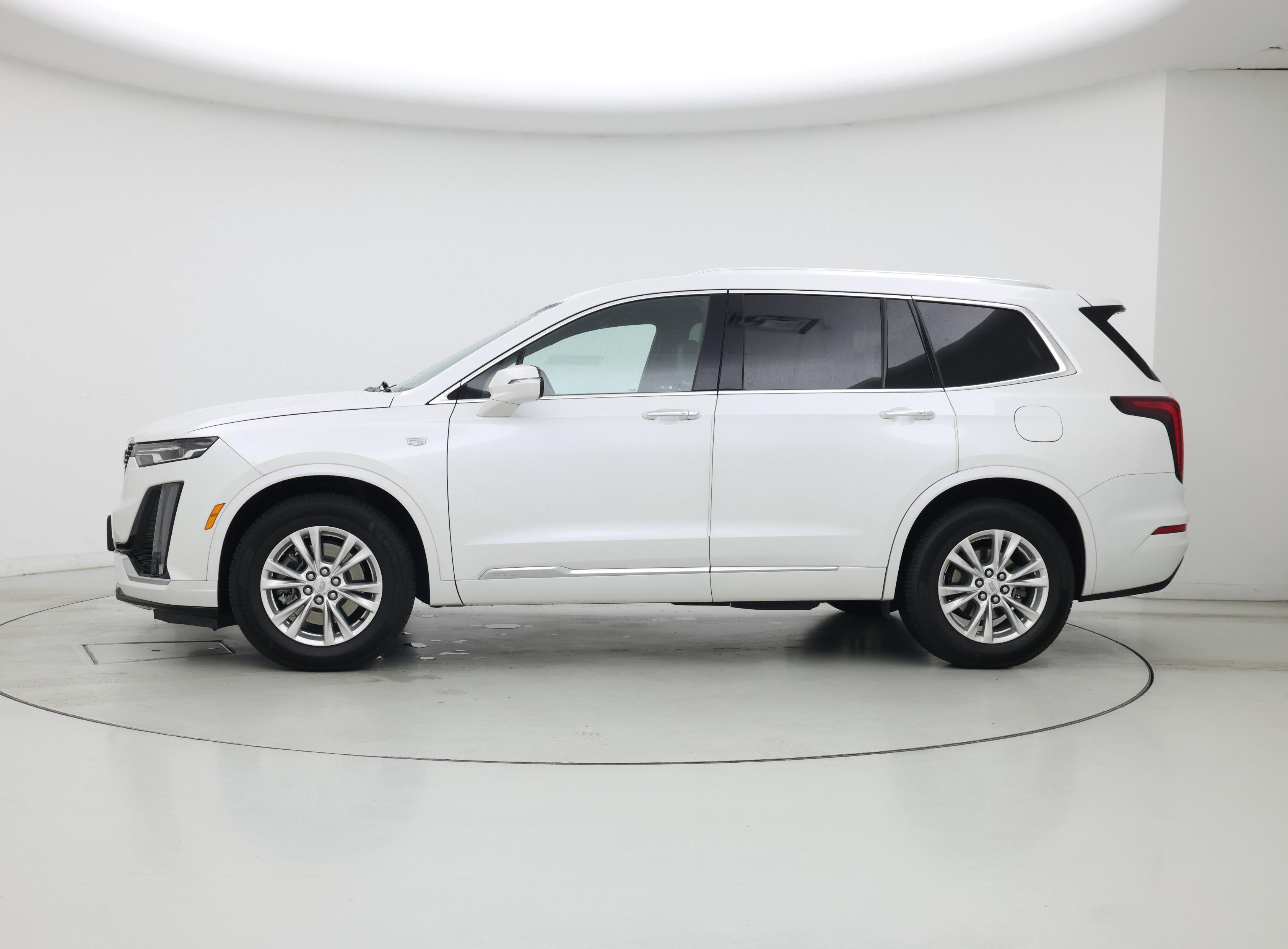 Thumbnail: 2023 Cadillac XT6 - 3