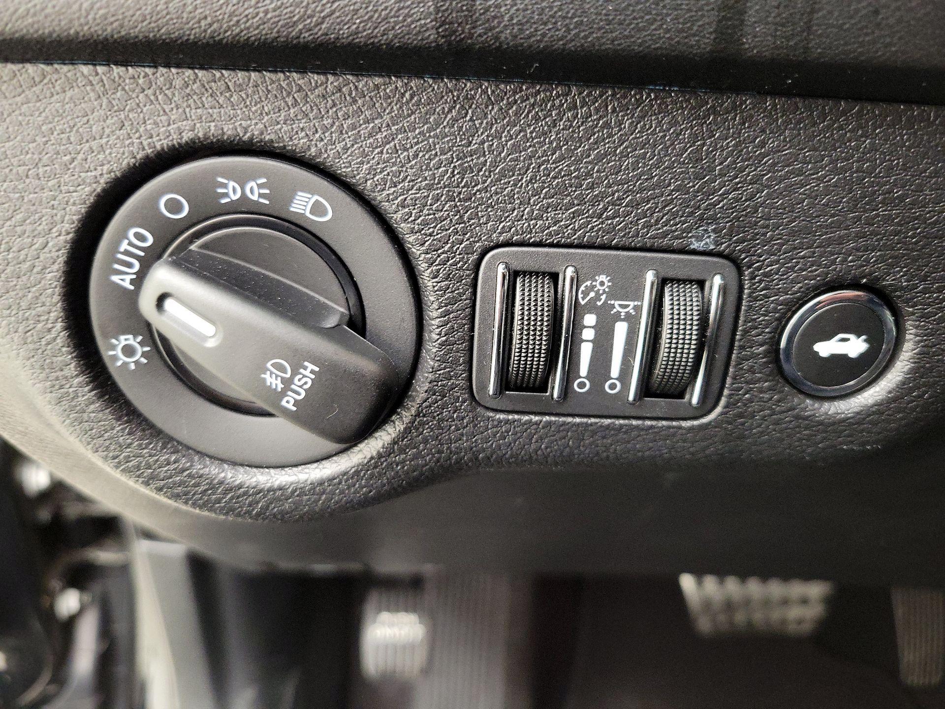 Thumbnail: 2019 Dodge Charger - 13