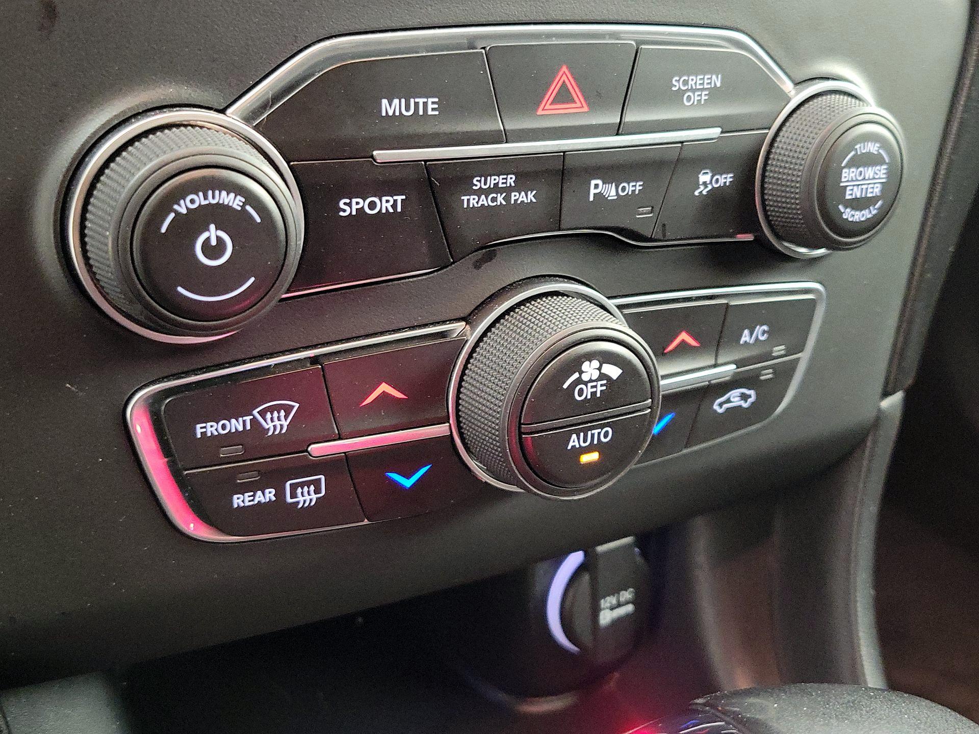 Thumbnail: 2019 Dodge Charger - 17