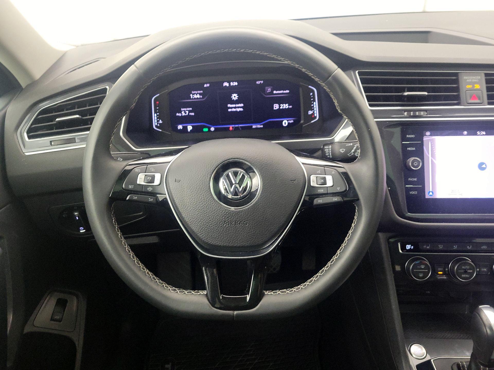 Thumbnail: 2021 Volkswagen Tiguan - 10