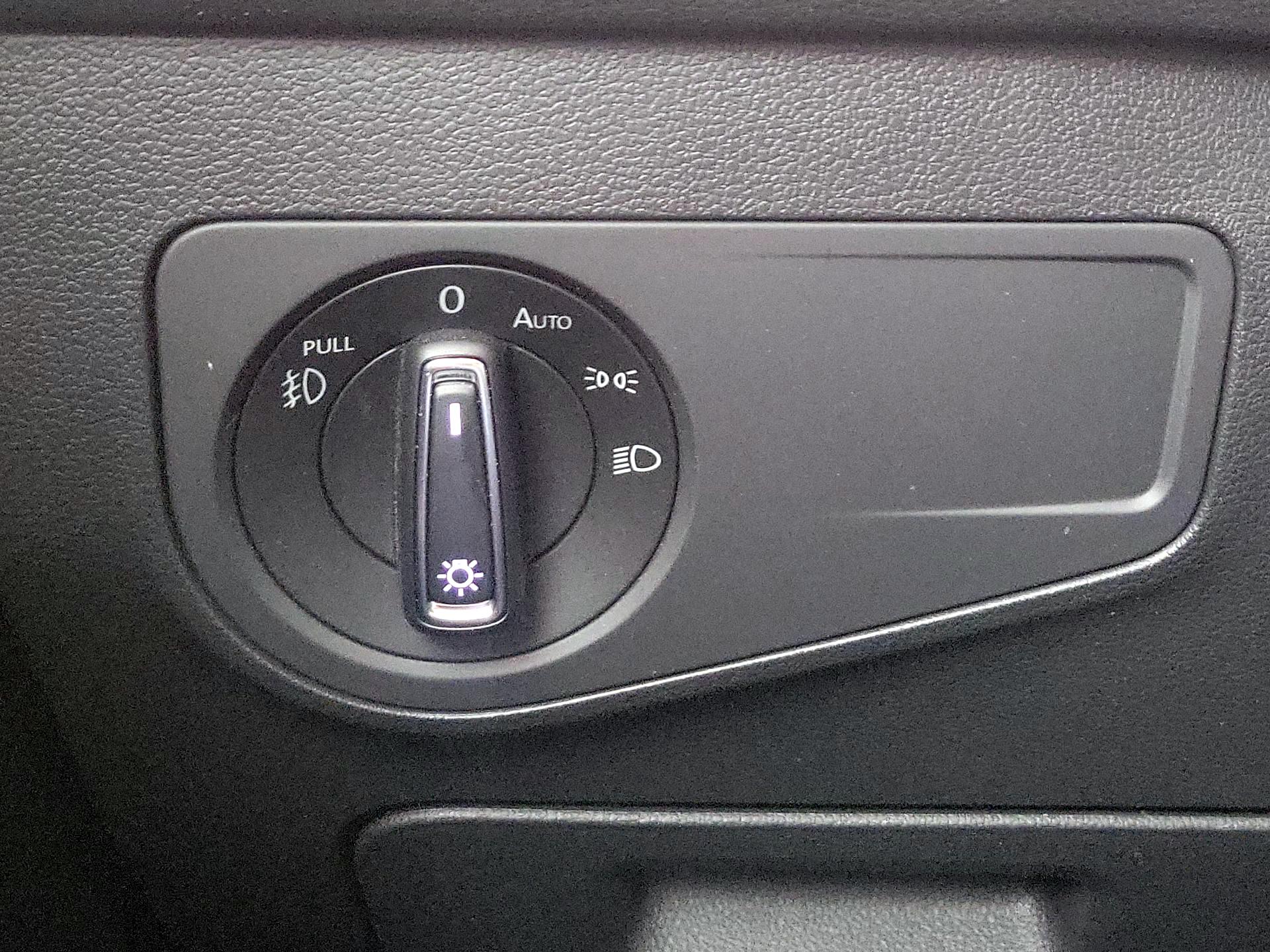 Thumbnail: 2021 Volkswagen Tiguan - 13