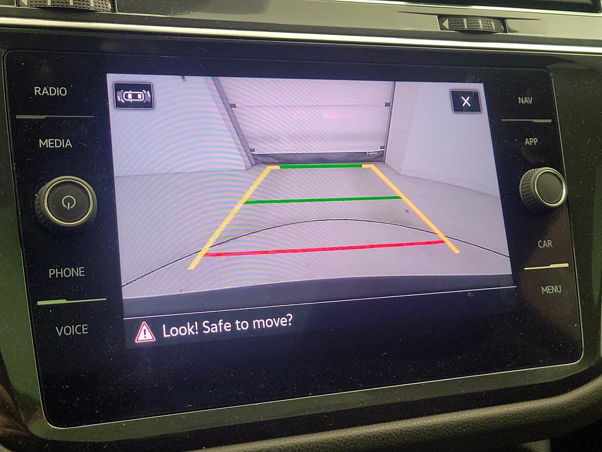 Thumbnail: 2021 Volkswagen Tiguan - 15