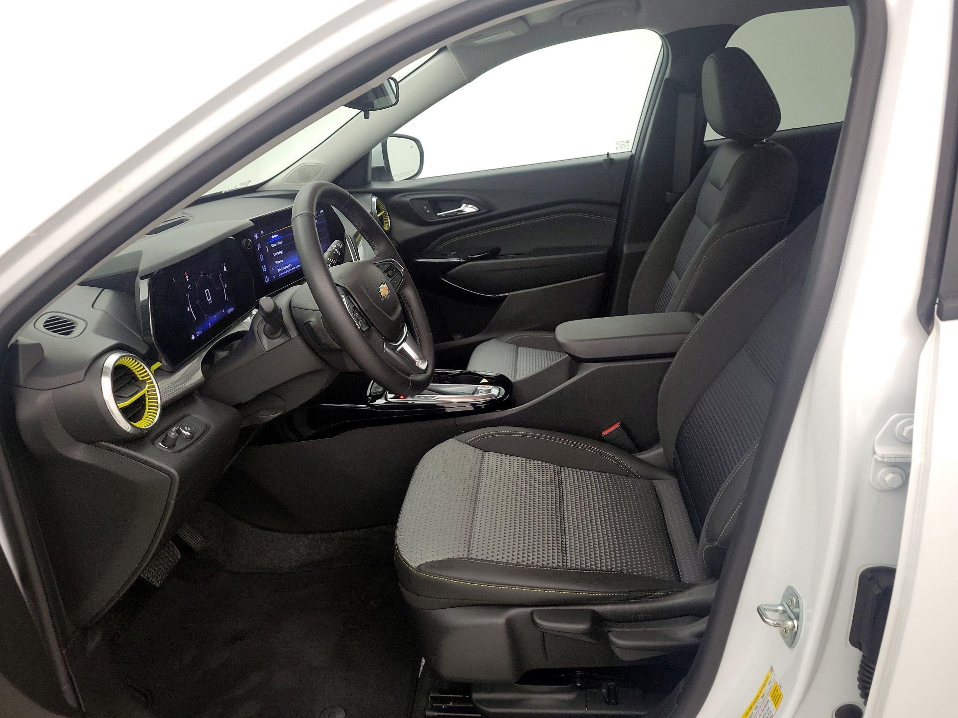 Thumbnail: 2024 Chevrolet Trax - 11