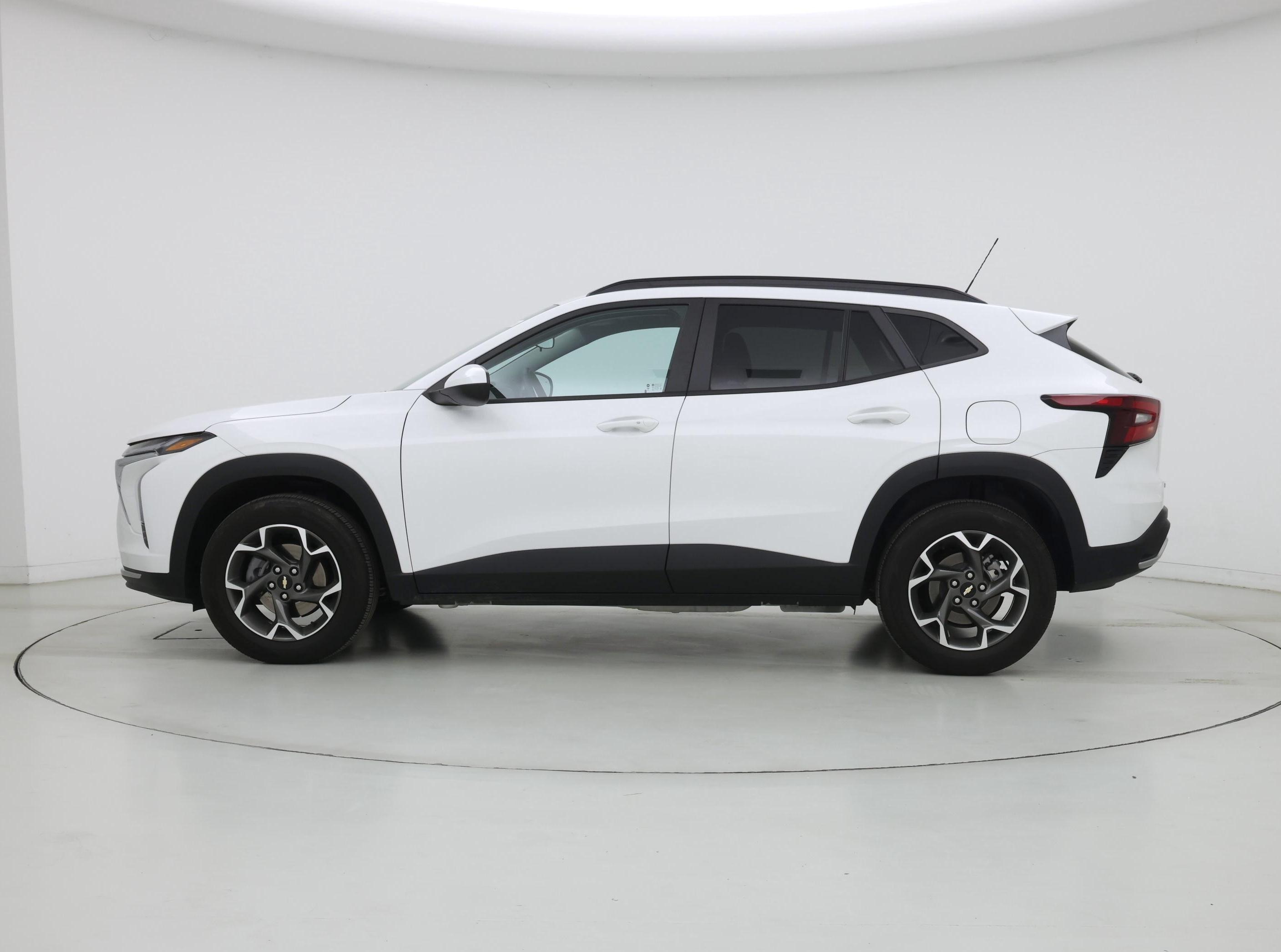 Thumbnail: 2024 Chevrolet Trax - 3