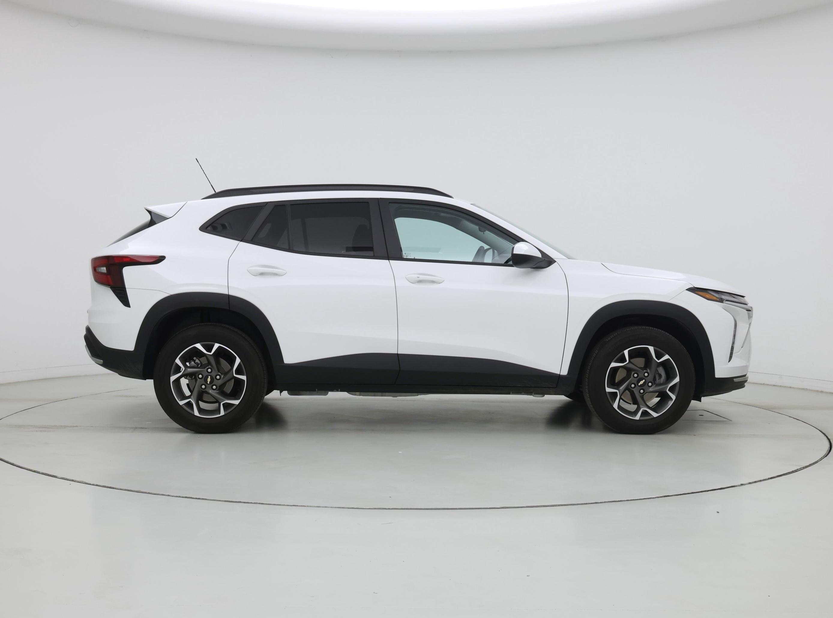 Thumbnail: 2024 Chevrolet Trax - 7