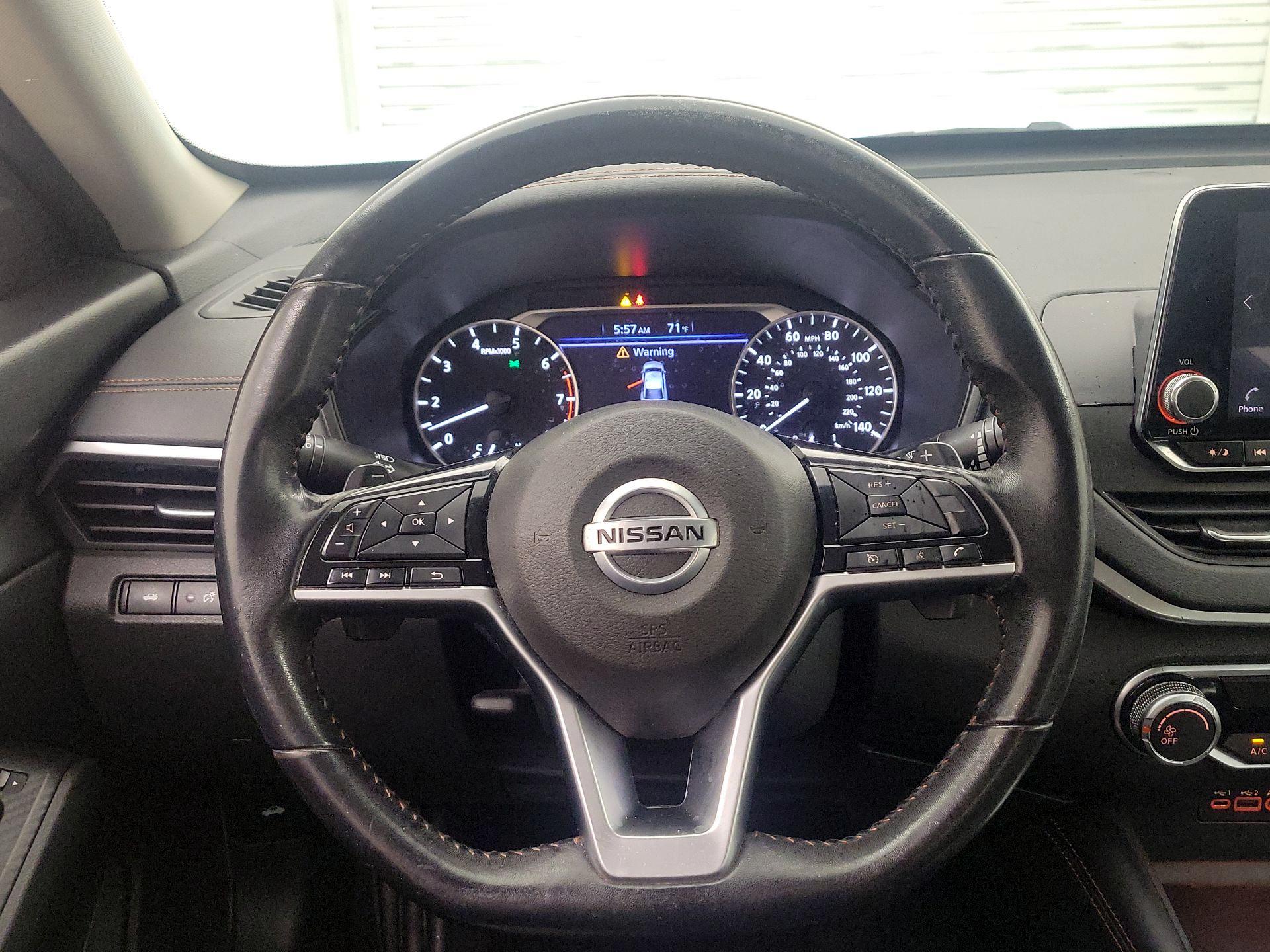 Thumbnail: 2020 Nissan Altima - 10