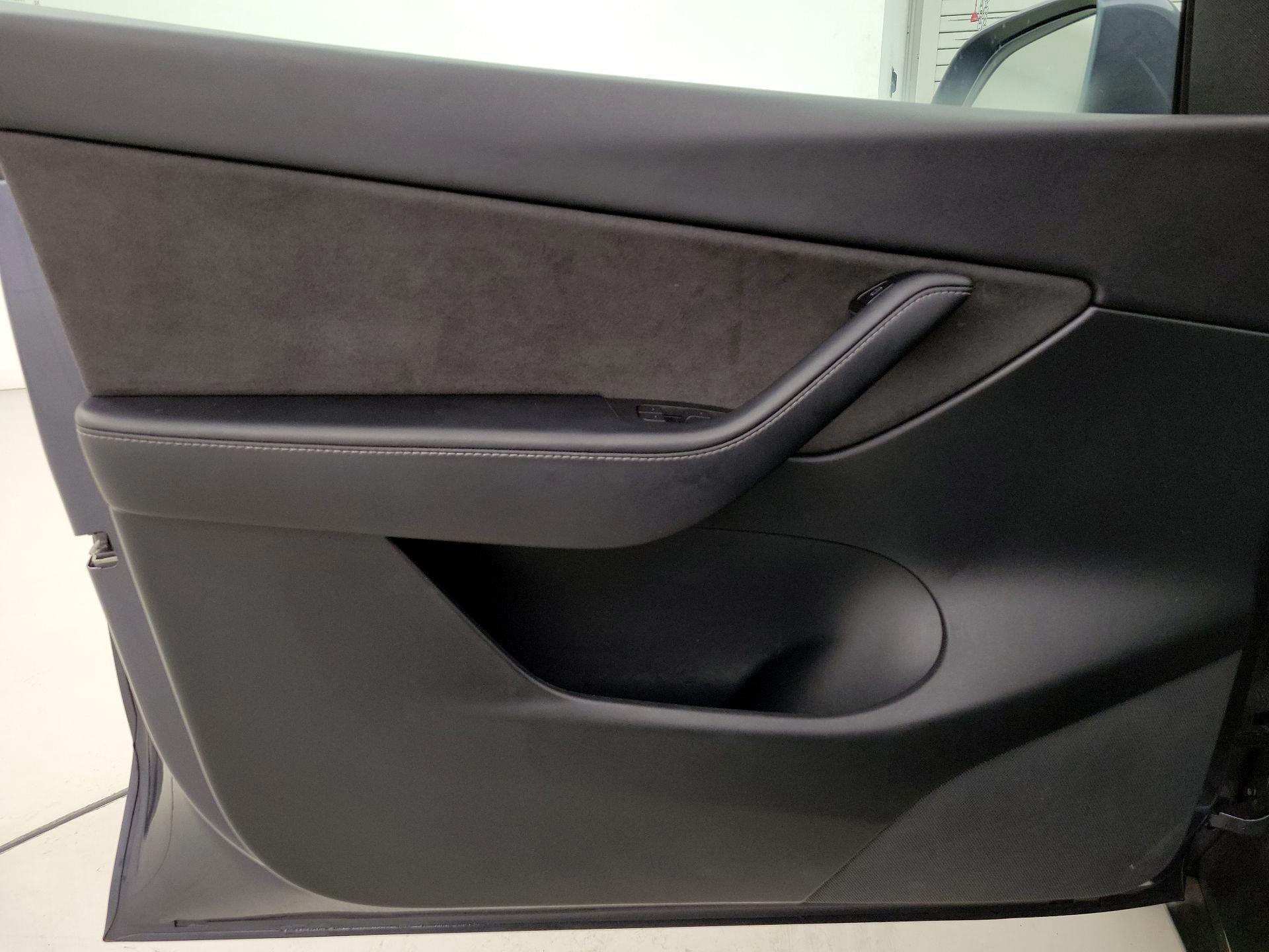 Thumbnail: 2021 Tesla Model Y - 12