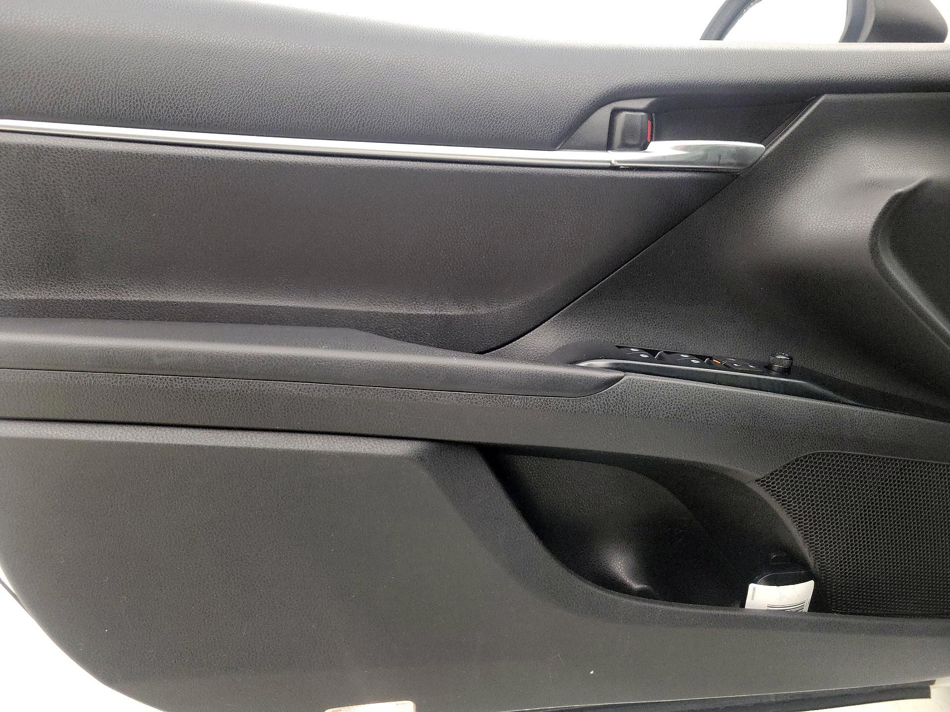 Thumbnail: 2019 Toyota Camry - 12