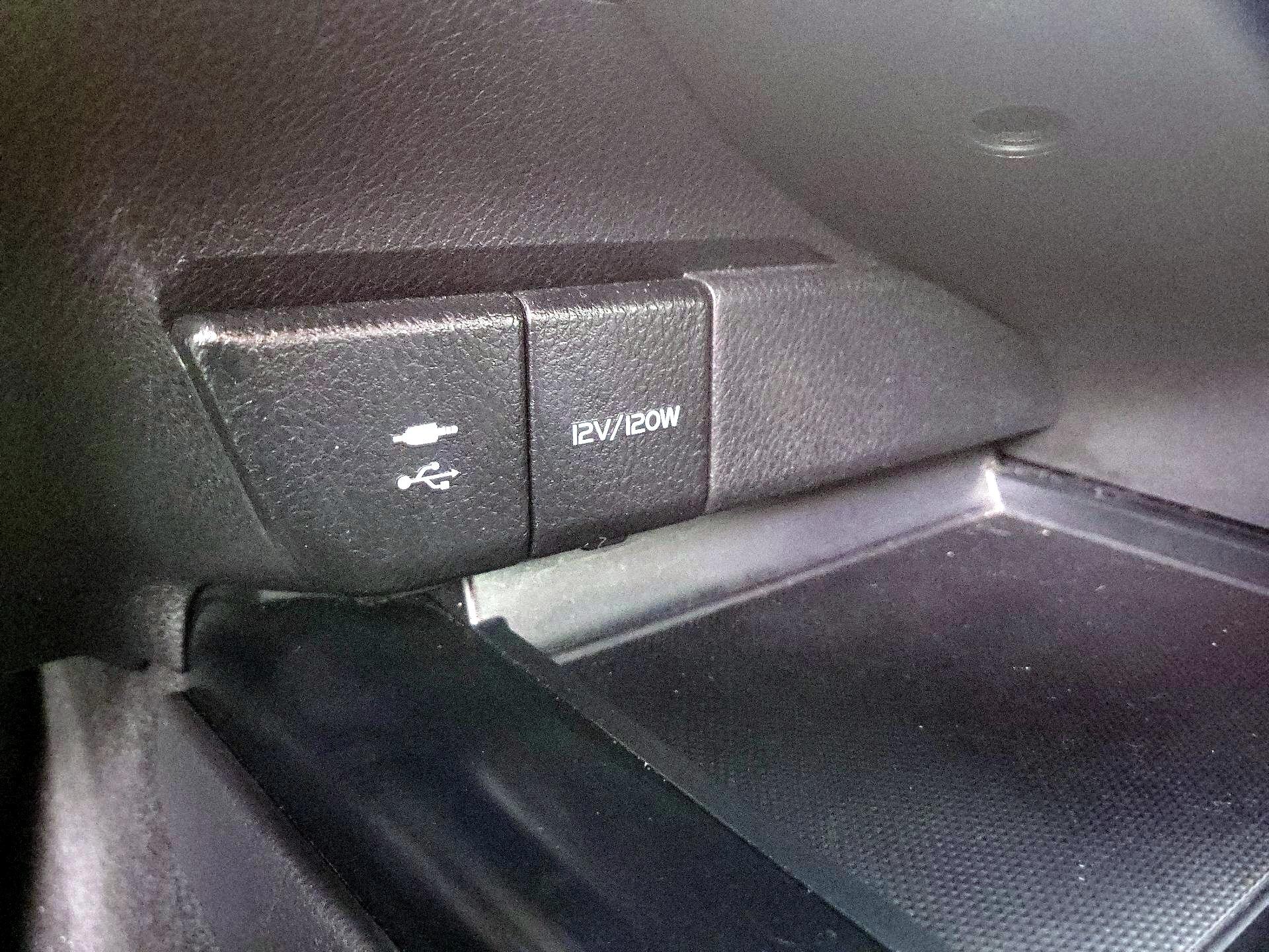 Thumbnail: 2019 Toyota Camry - 18