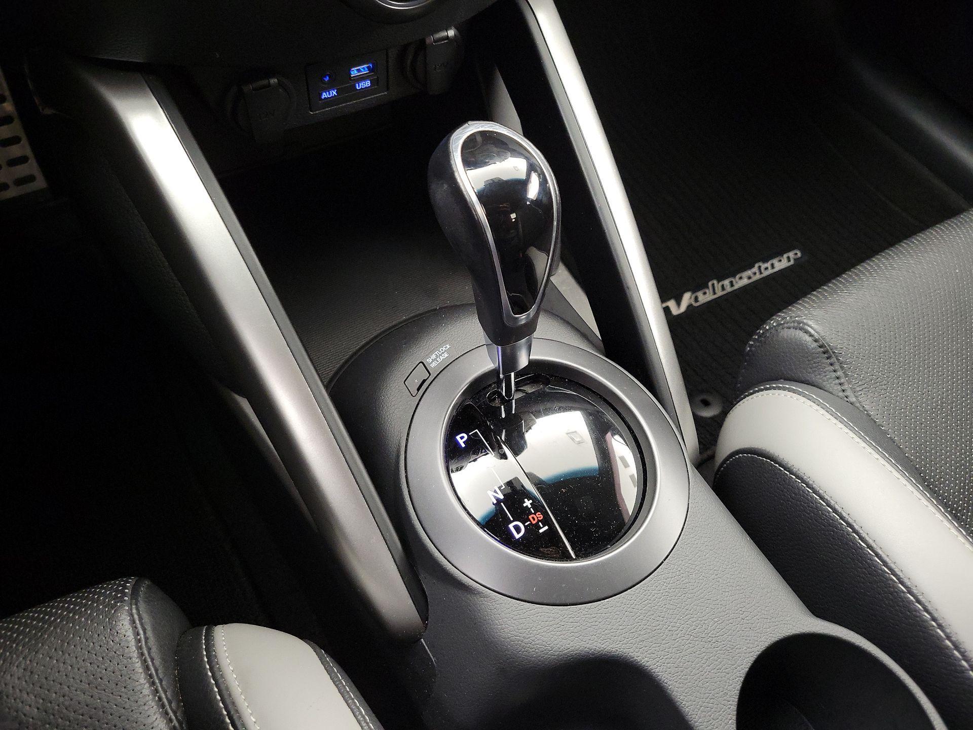 Thumbnail: 2017 Hyundai Veloster - 18