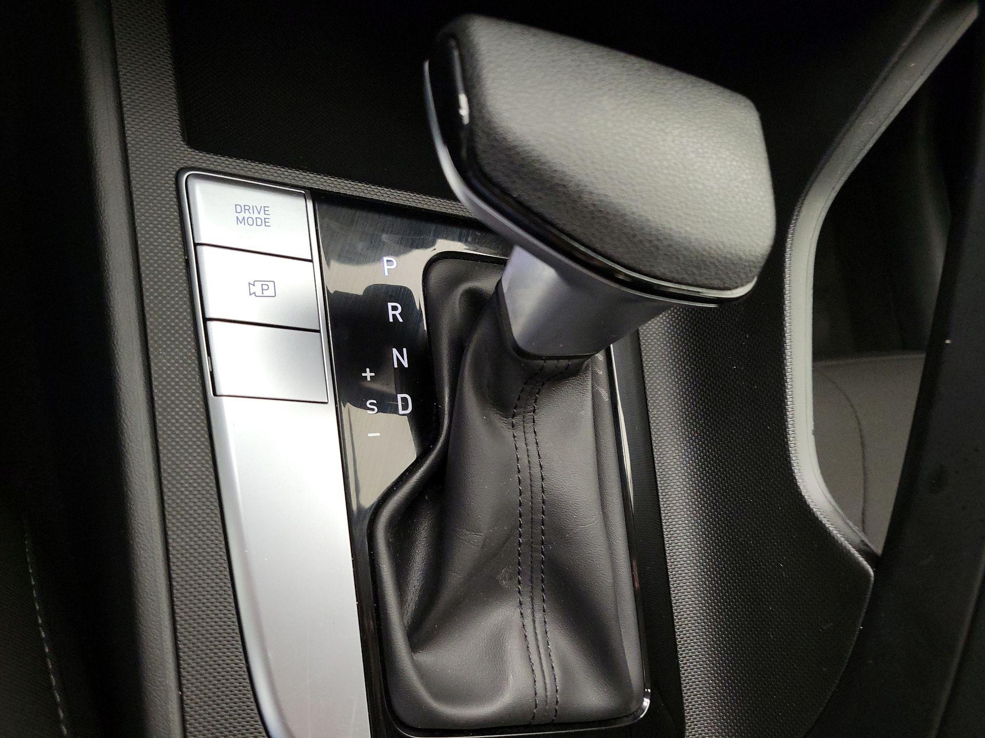 Thumbnail: 2023 Hyundai Elantra - 17