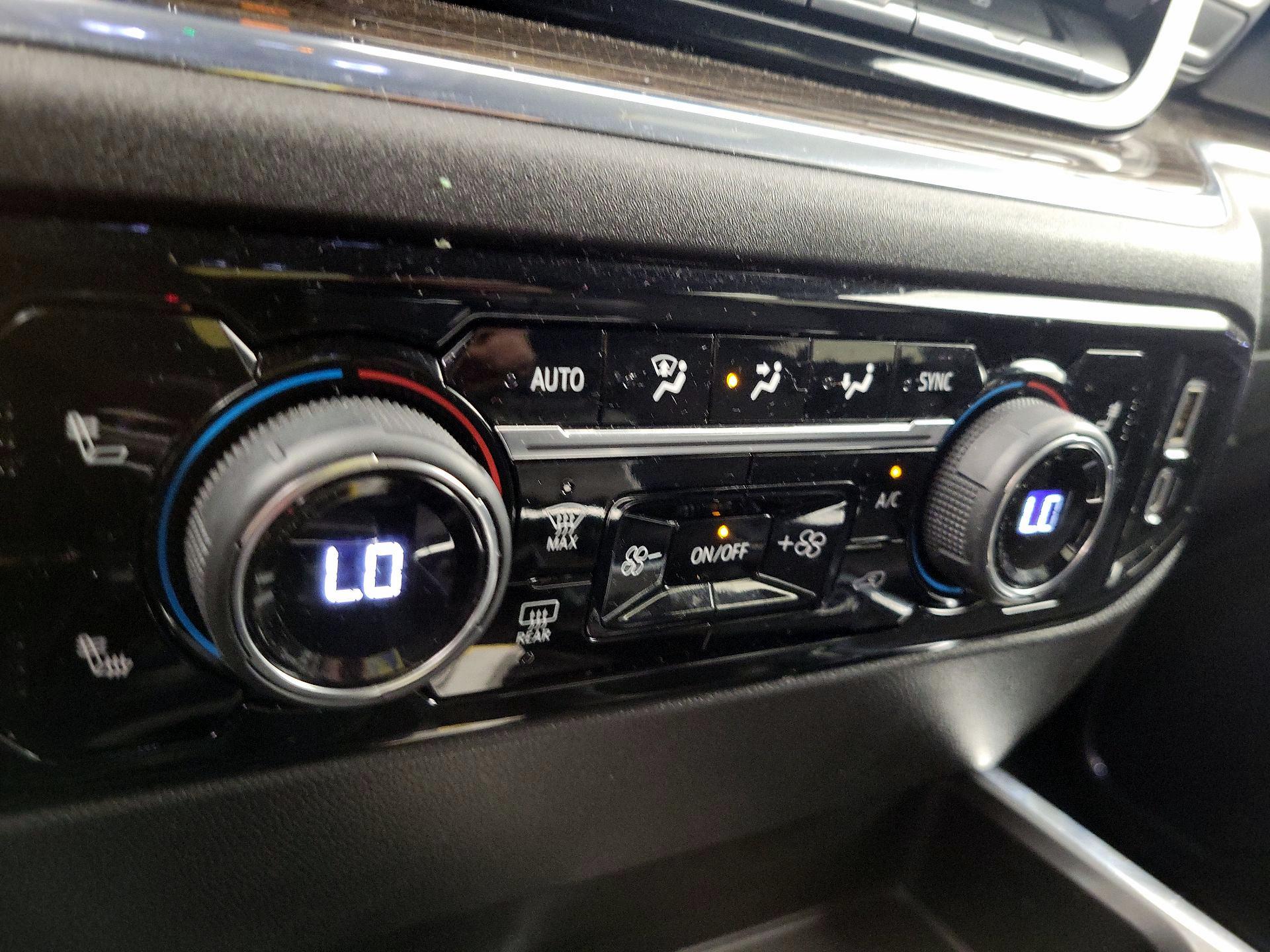 Thumbnail: 2024 Chevrolet Silverado 1500 - 17