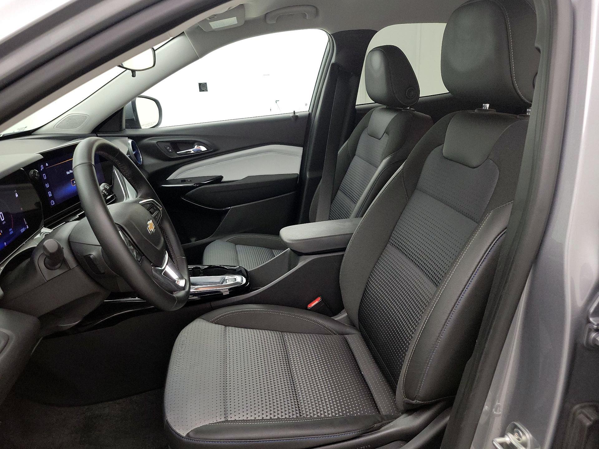 Thumbnail: 2024 Chevrolet Trax - 11