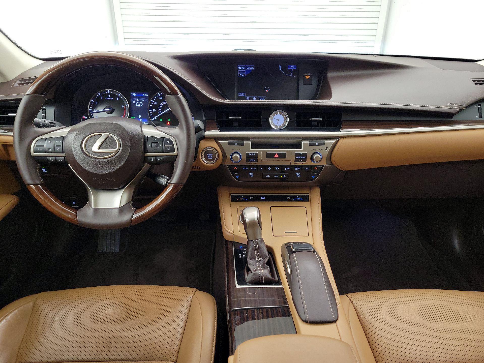 Thumbnail: 2016 Lexus ES - 9