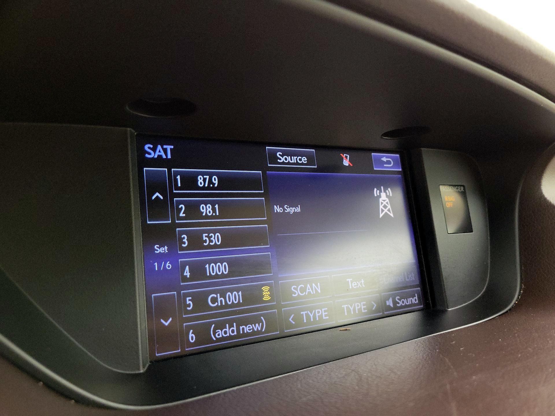 Thumbnail: 2016 Lexus ES - 16