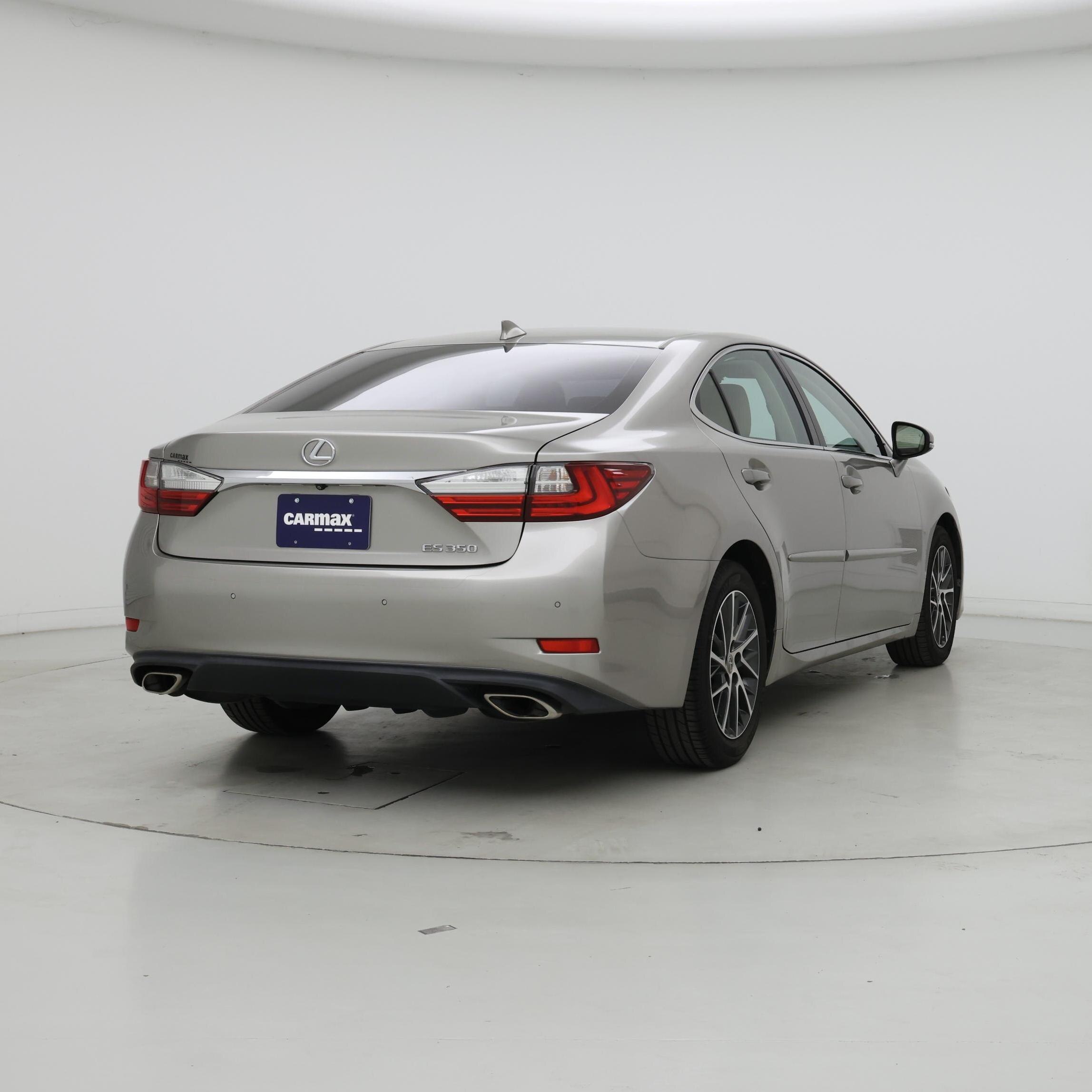 Thumbnail: 2016 Lexus ES - 8