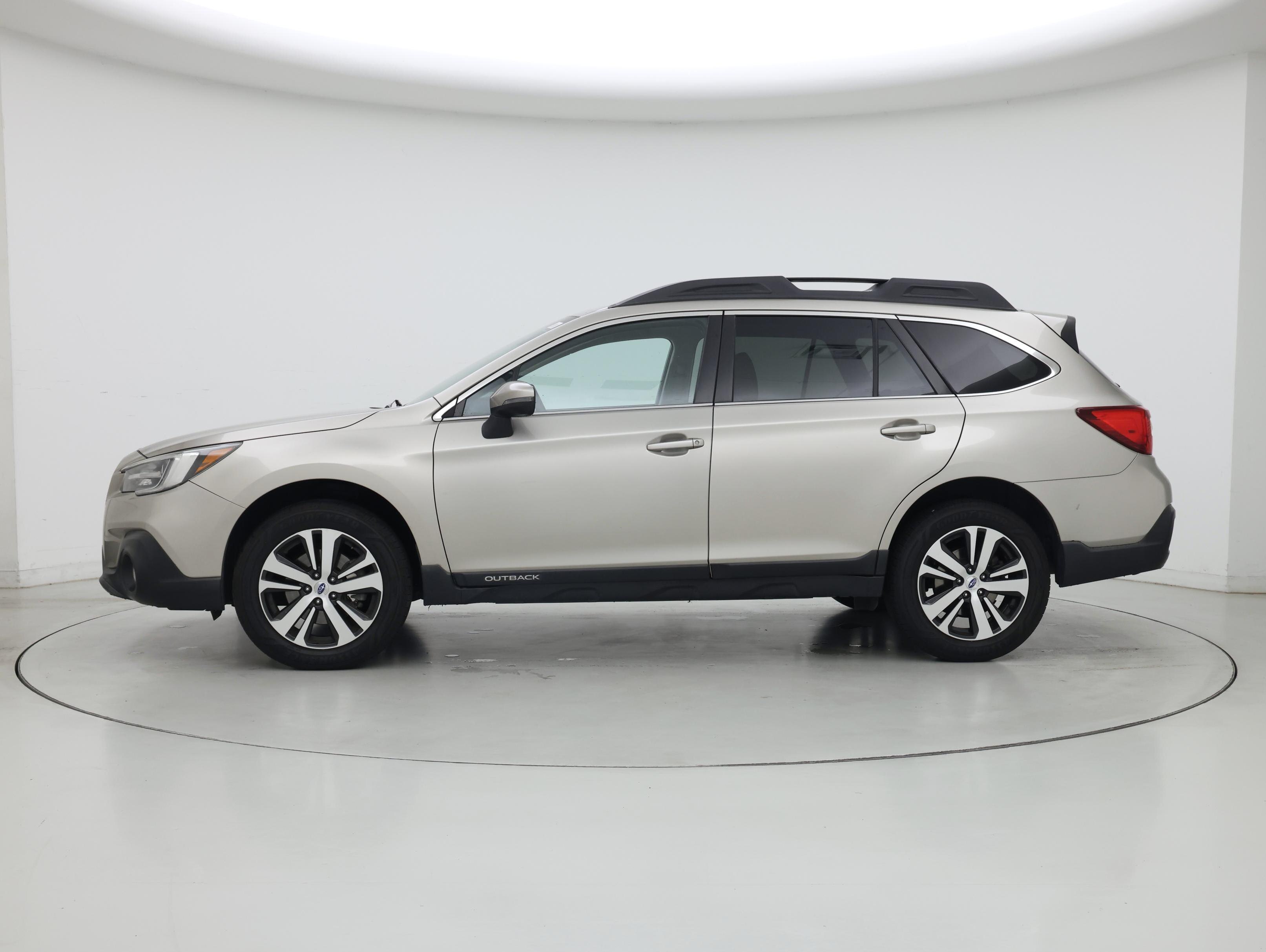 Thumbnail: 2018 Subaru Outback - 3