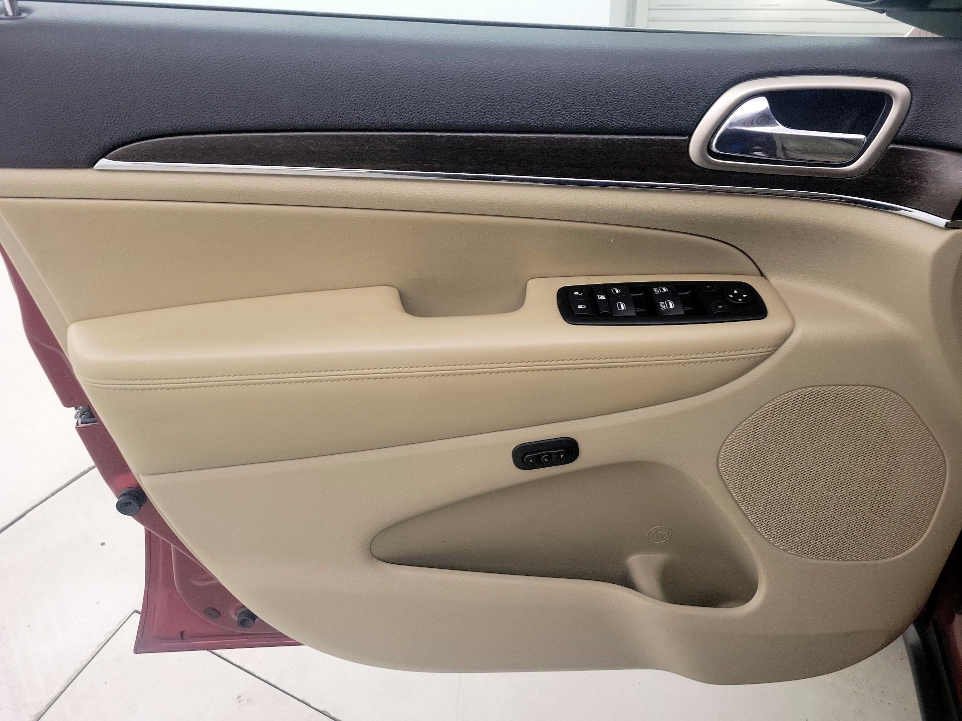 Thumbnail: 2014 Jeep Grand Cherokee - 12