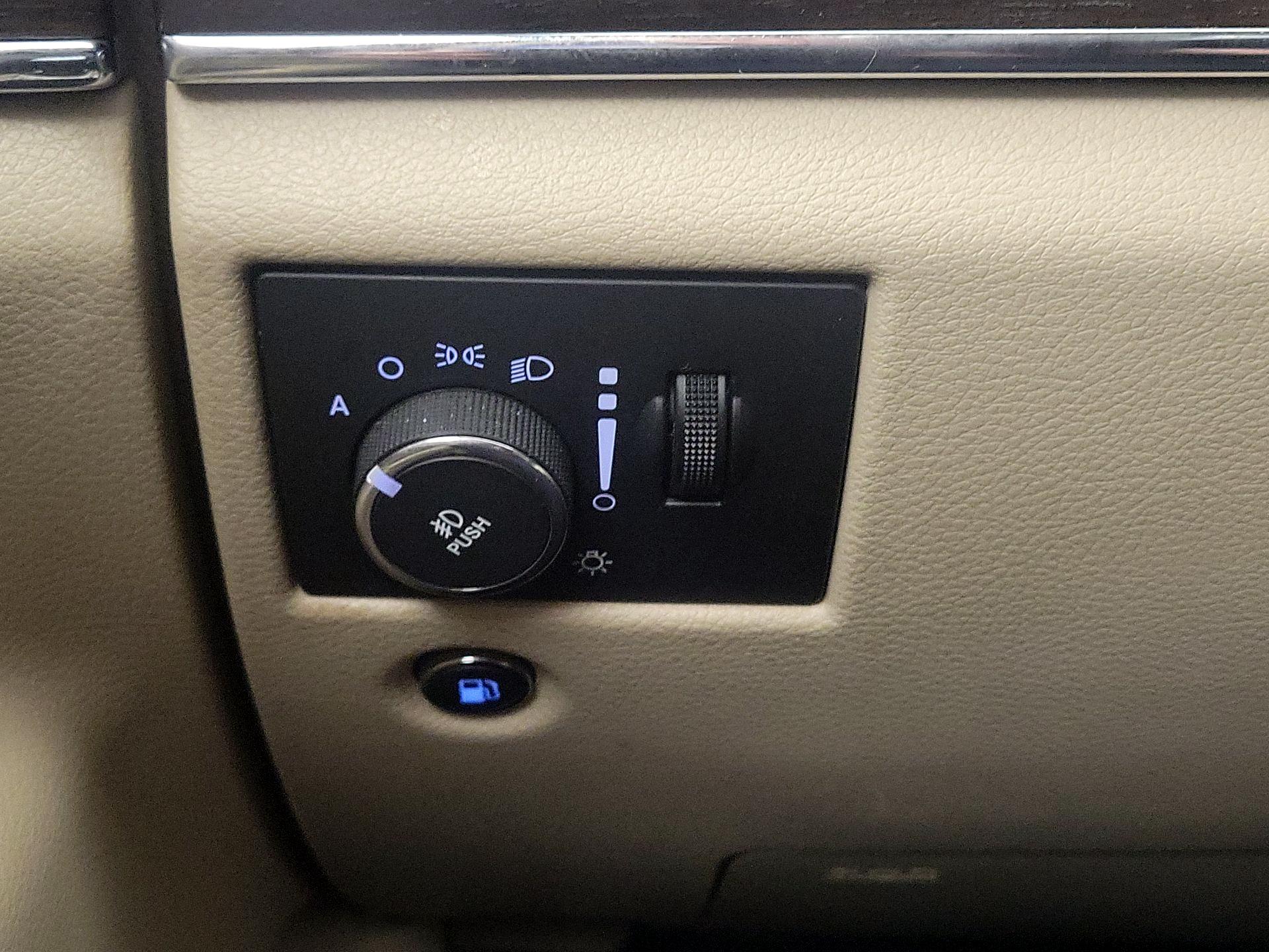 Thumbnail: 2014 Jeep Grand Cherokee - 13