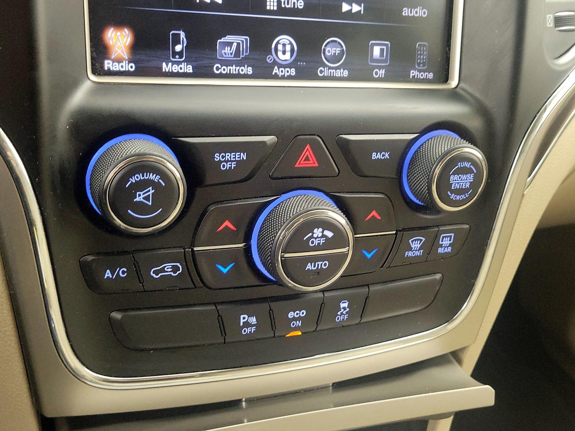 Thumbnail: 2014 Jeep Grand Cherokee - 16