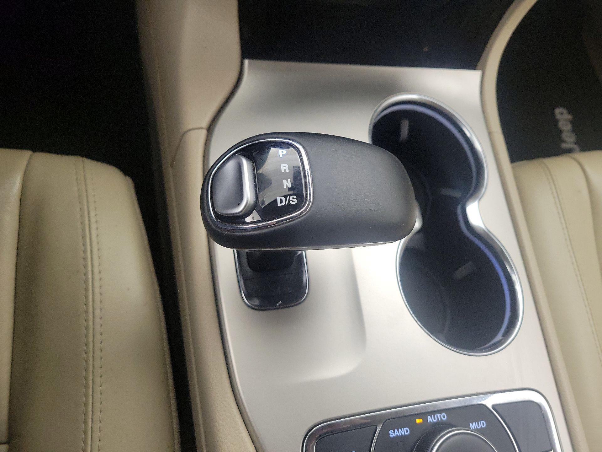 Thumbnail: 2014 Jeep Grand Cherokee - 17