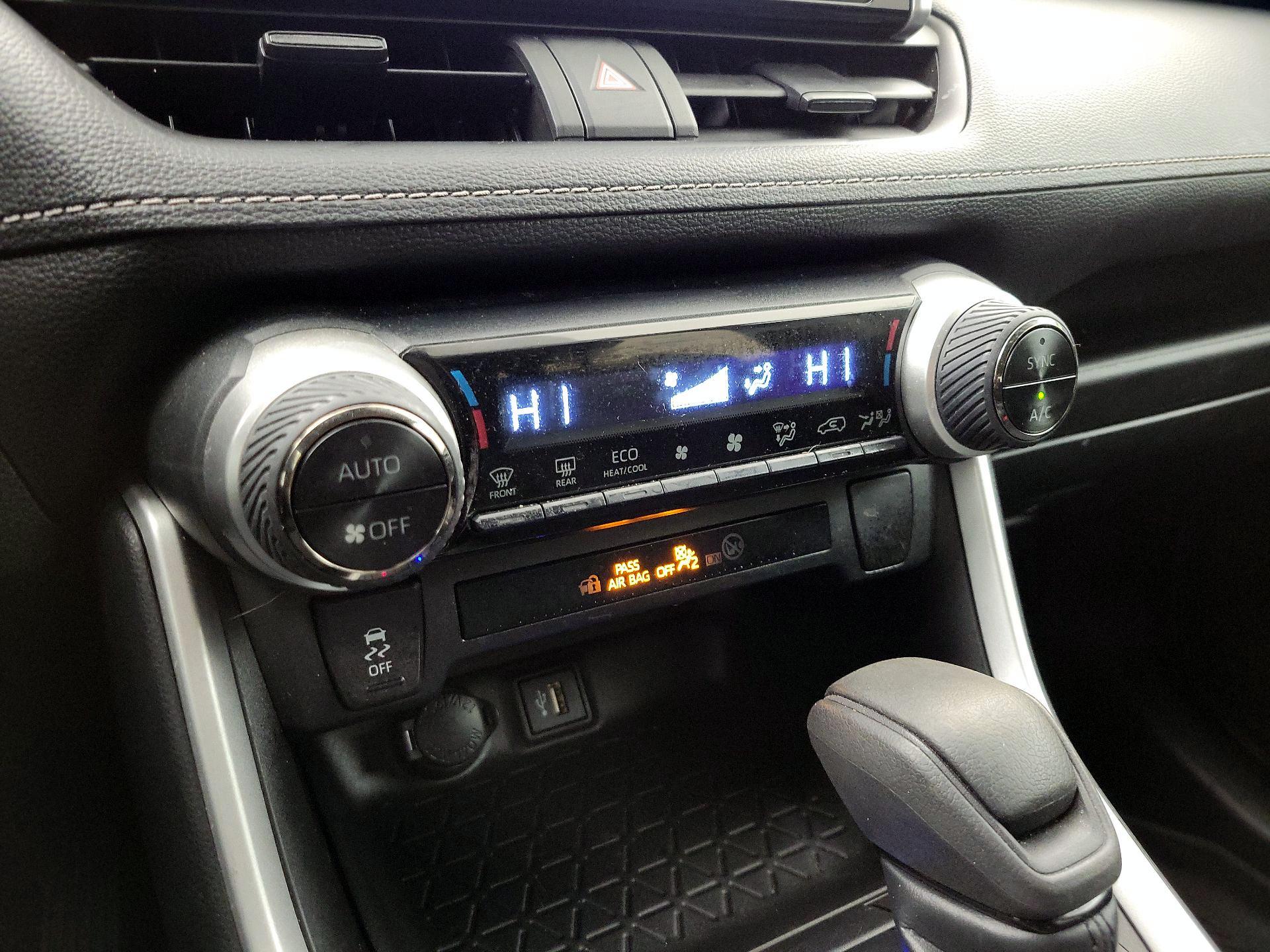 Thumbnail: 2023 Toyota RAV4 - 16