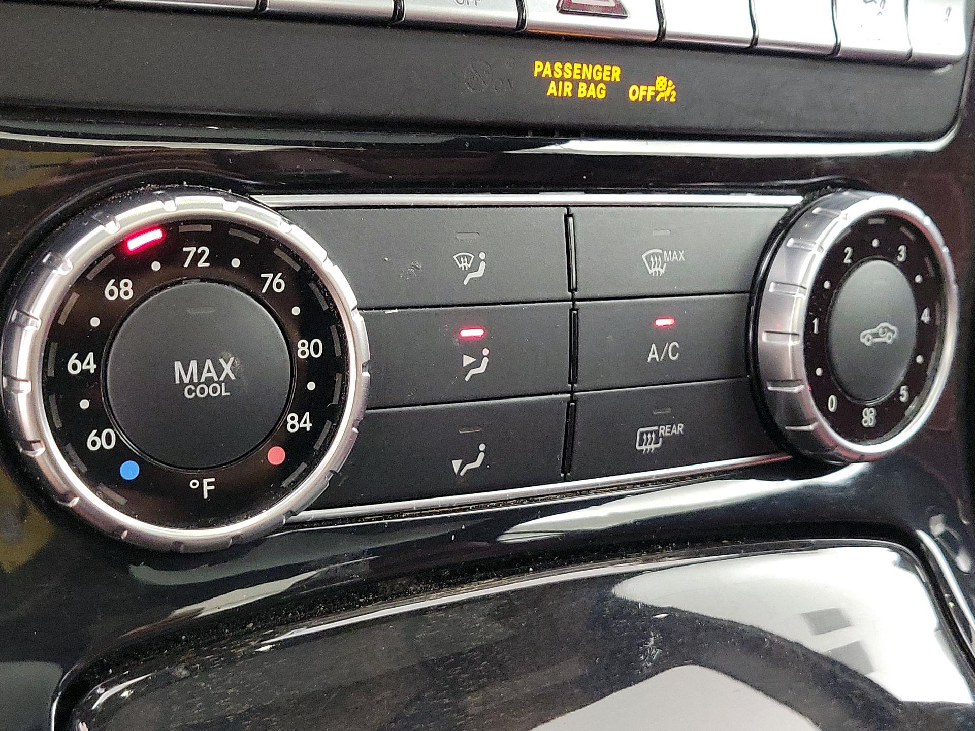 Thumbnail: 2015 Mercedes-Benz SLK - 16