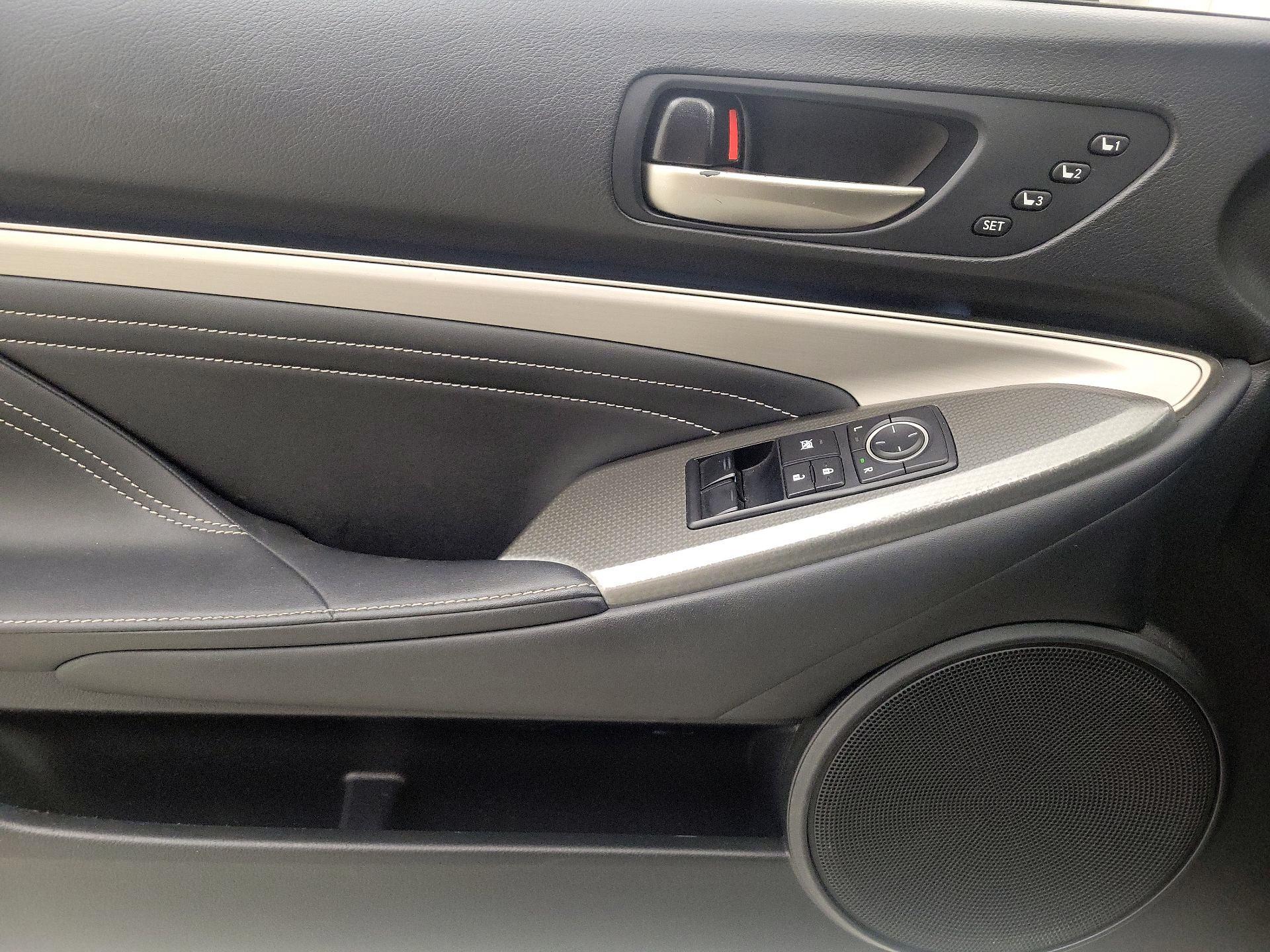 Thumbnail: 2016 Lexus RC - 12