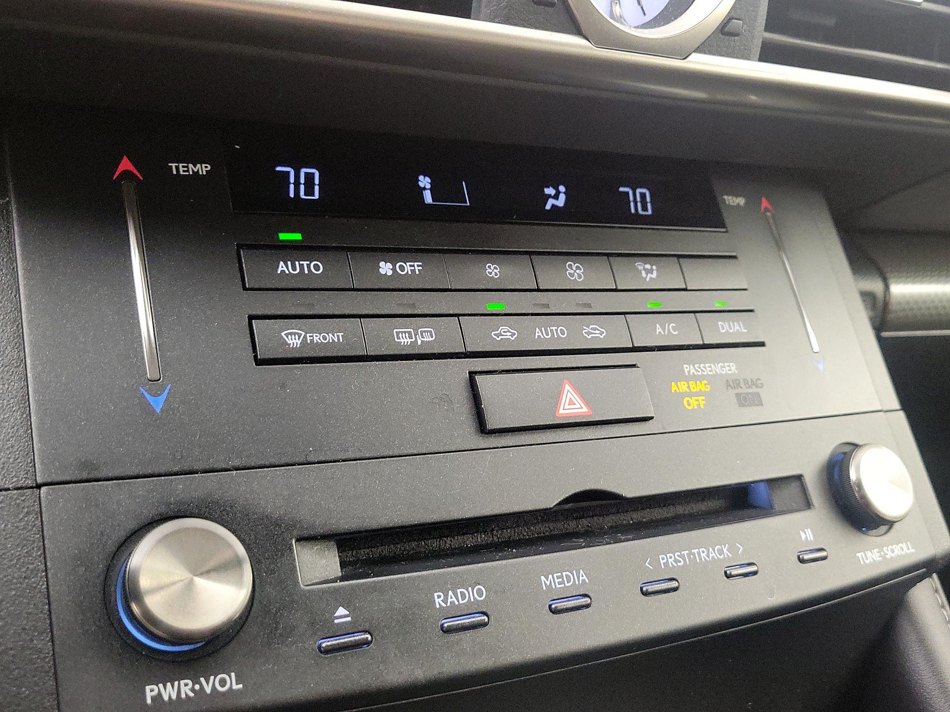 Thumbnail: 2016 Lexus RC - 17