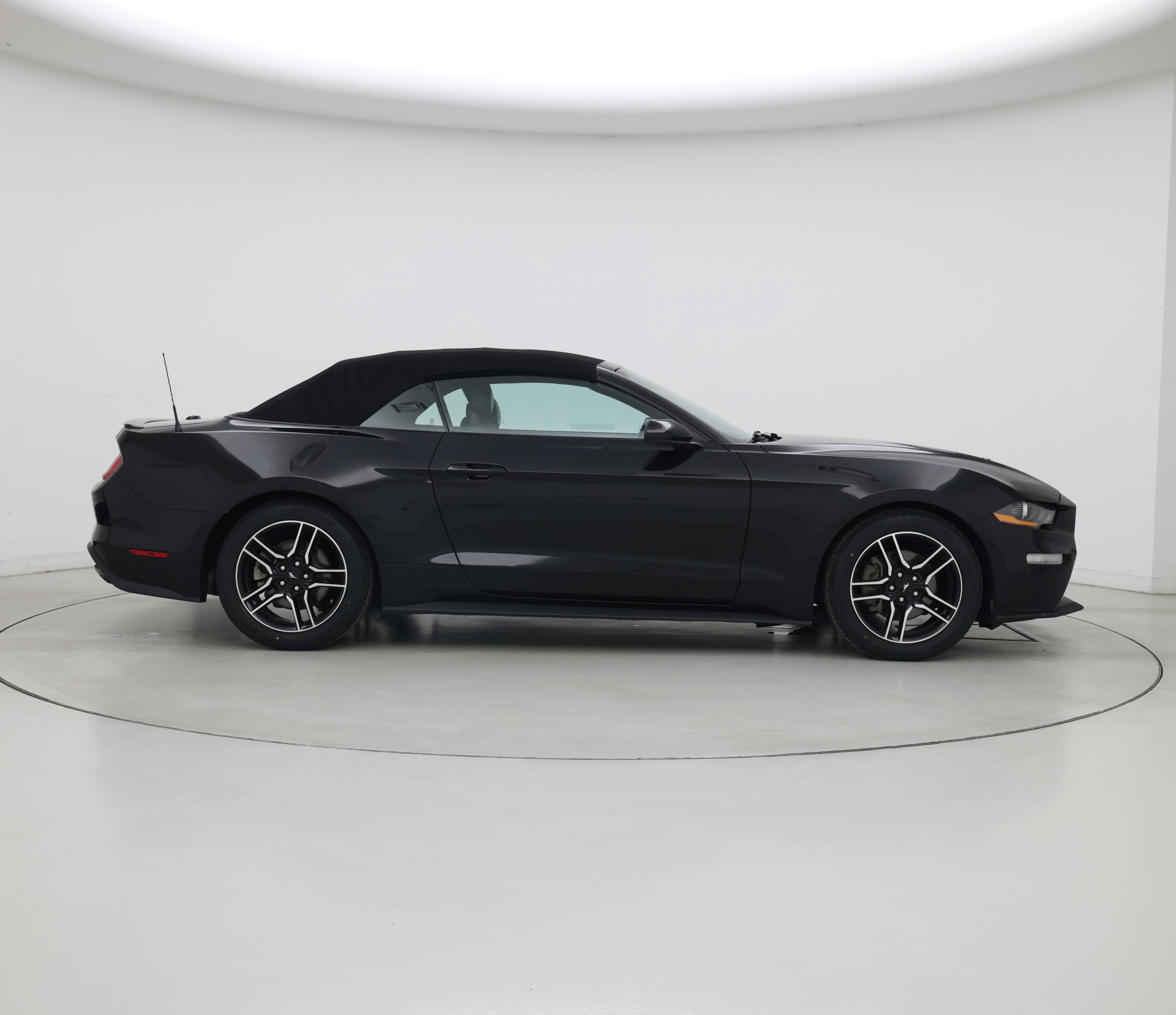 Thumbnail: 2022 Ford Mustang - 7