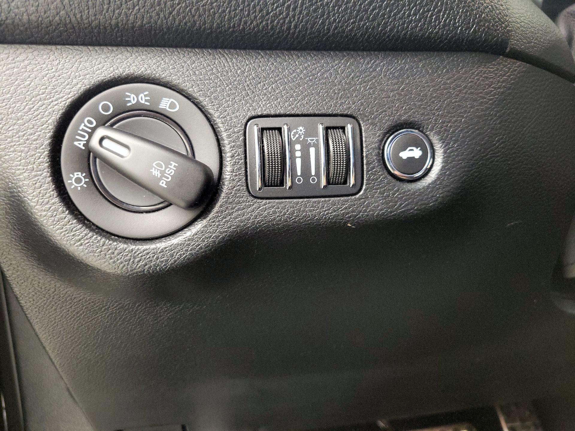 Thumbnail: 2016 Dodge Challenger - 13