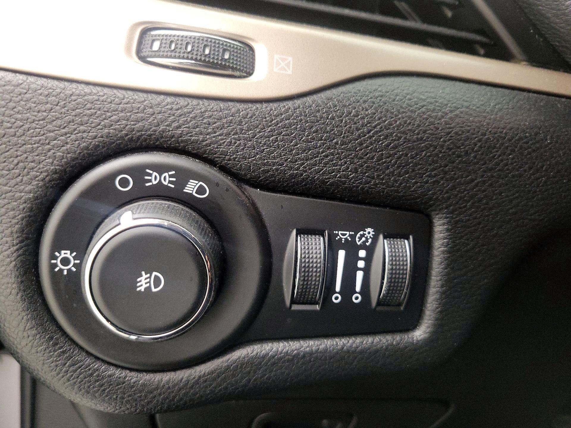 Thumbnail: 2014 Jeep Cherokee - 13