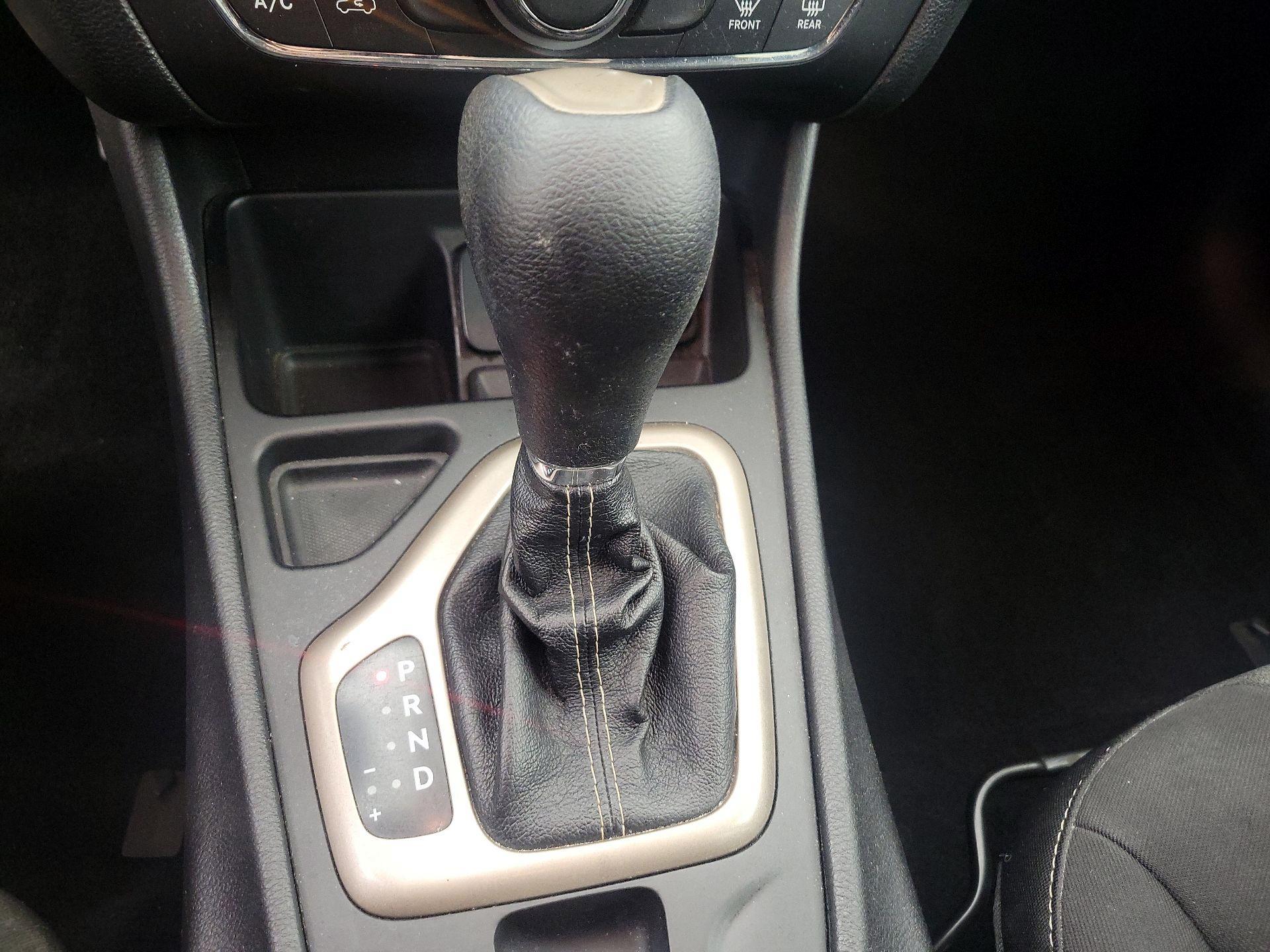 Thumbnail: 2014 Jeep Cherokee - 16