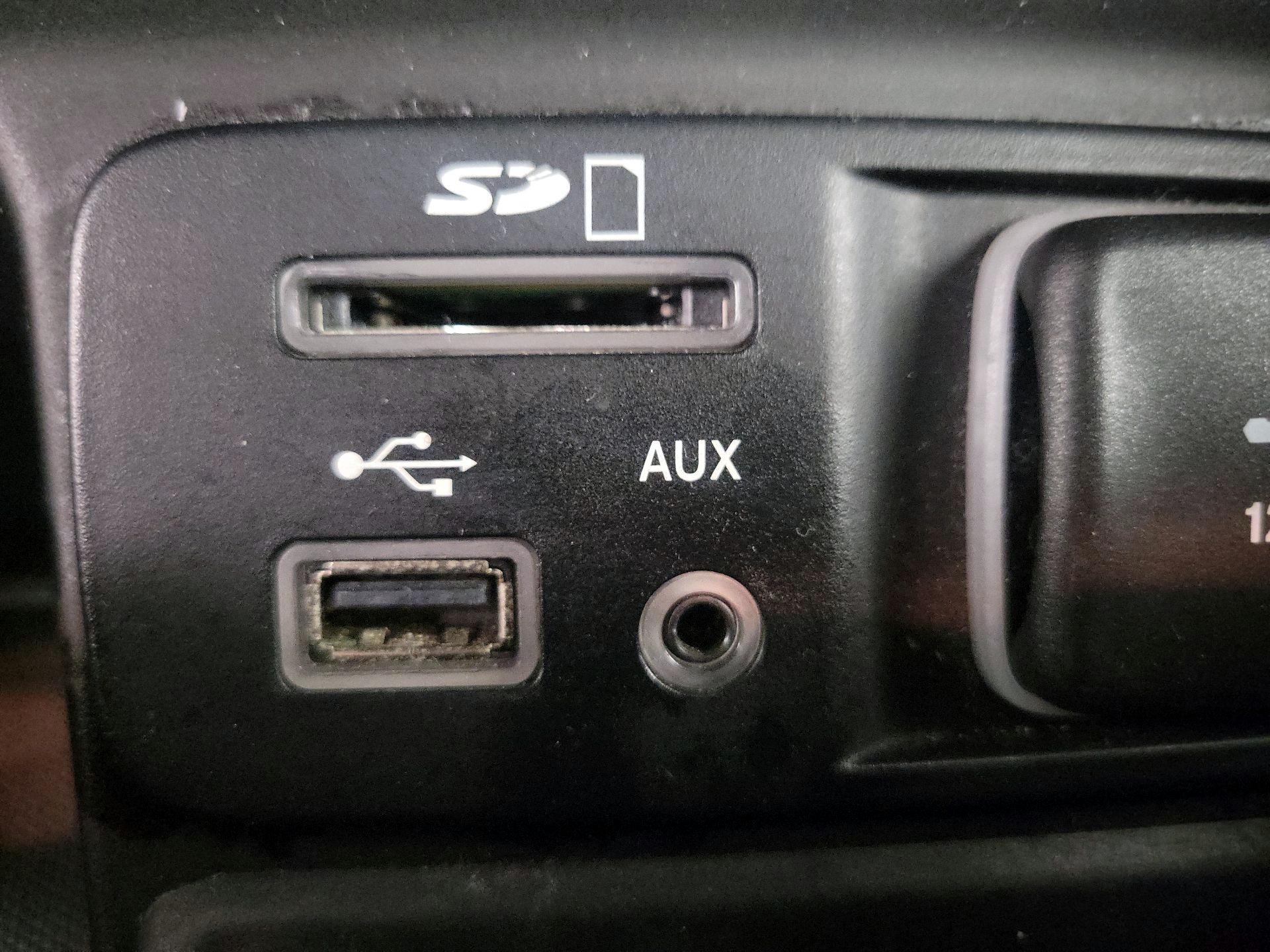 Thumbnail: 2014 Jeep Cherokee - 17