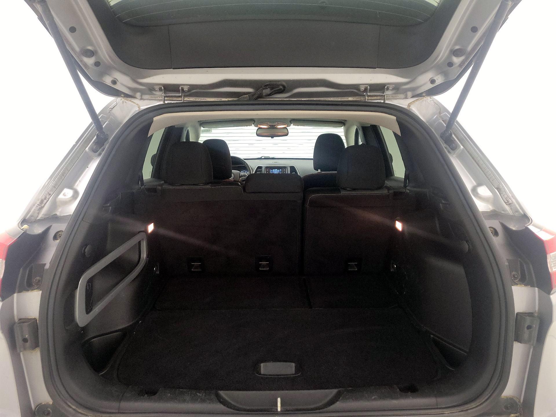 Thumbnail: 2014 Jeep Cherokee - 19