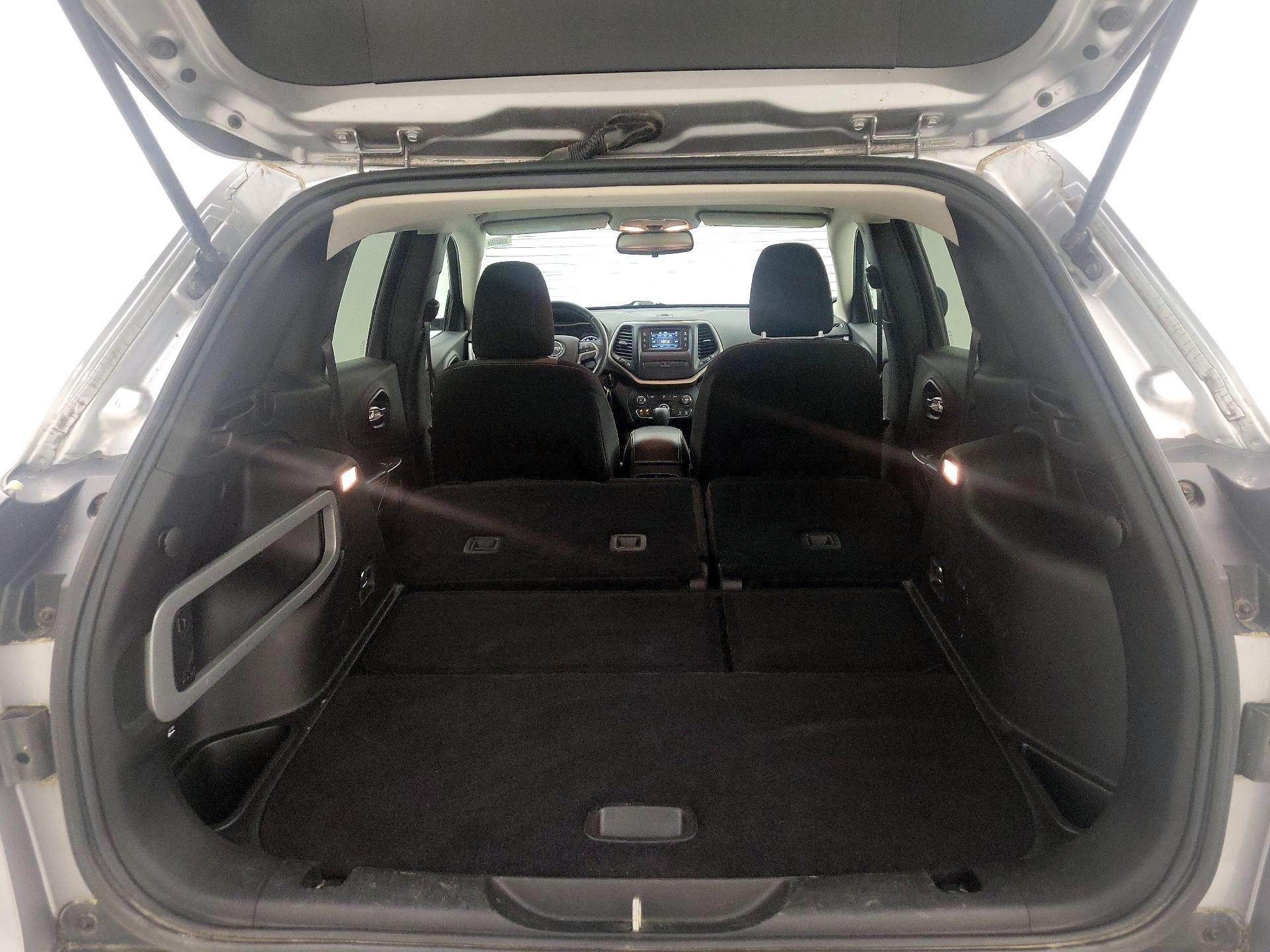 Thumbnail: 2014 Jeep Cherokee - 20