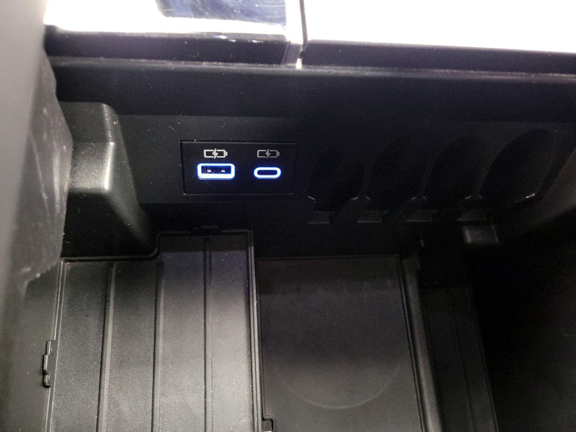 Thumbnail: 2023 Toyota Tundra - 18