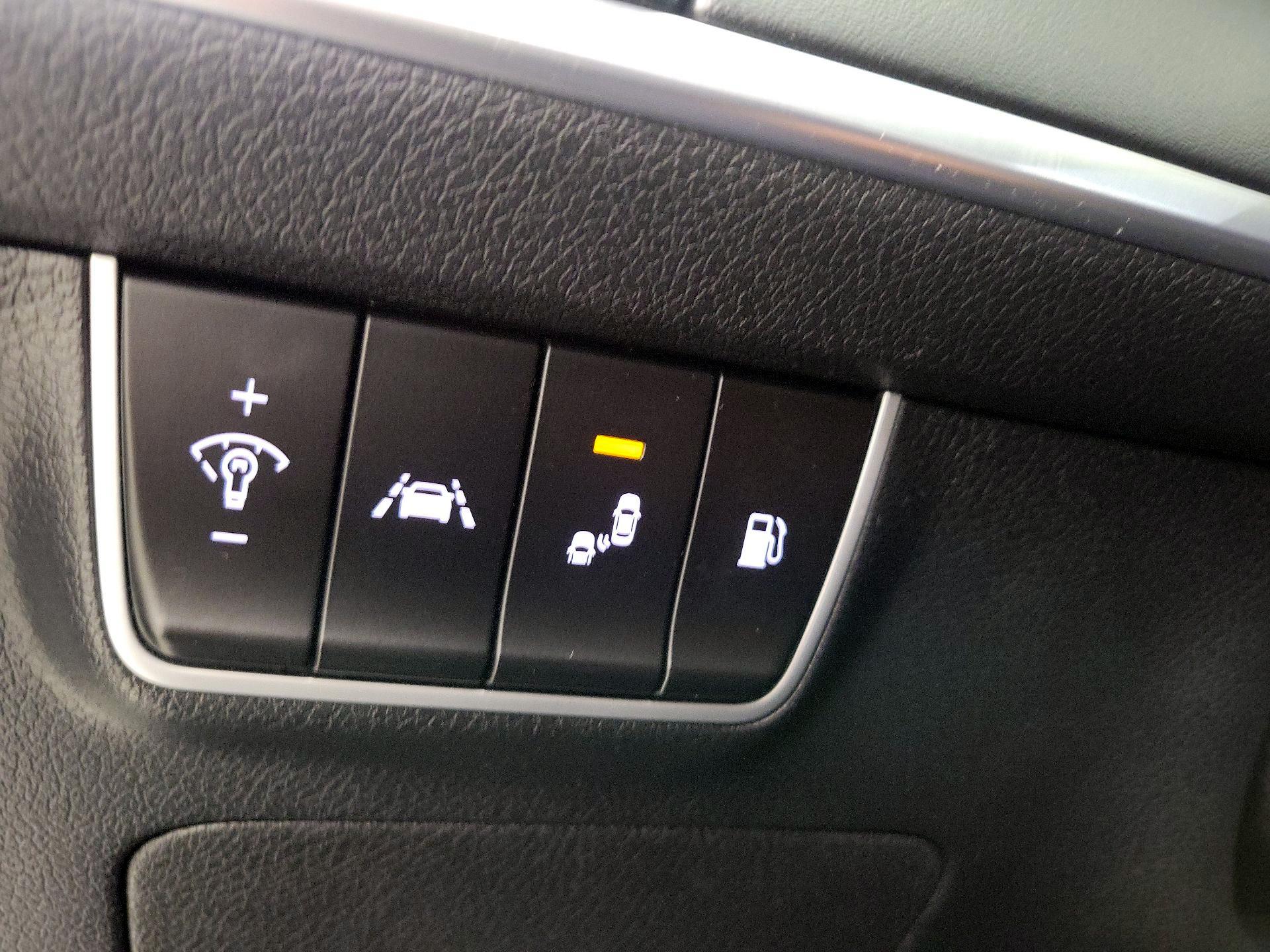 Thumbnail: 2018 Kia Stinger - 13