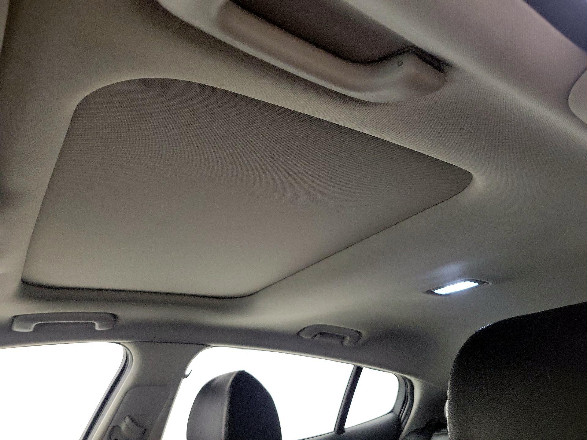 Thumbnail: 2018 Kia Stinger - 20