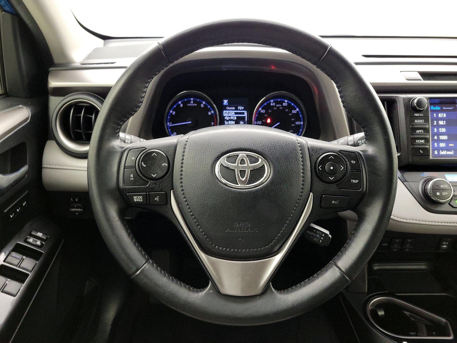 Thumbnail: 2018 Toyota RAV4 - 10