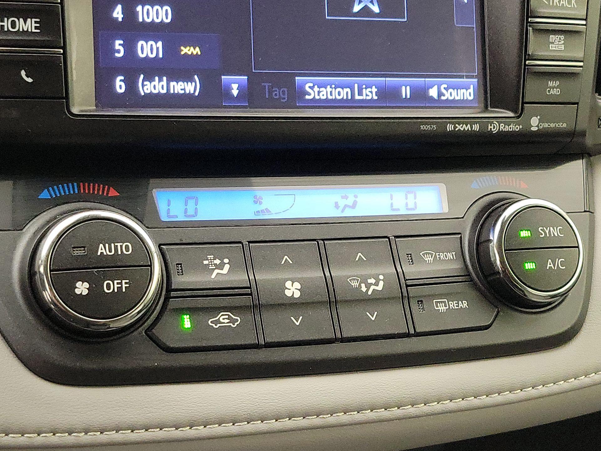 Thumbnail: 2018 Toyota RAV4 - 17