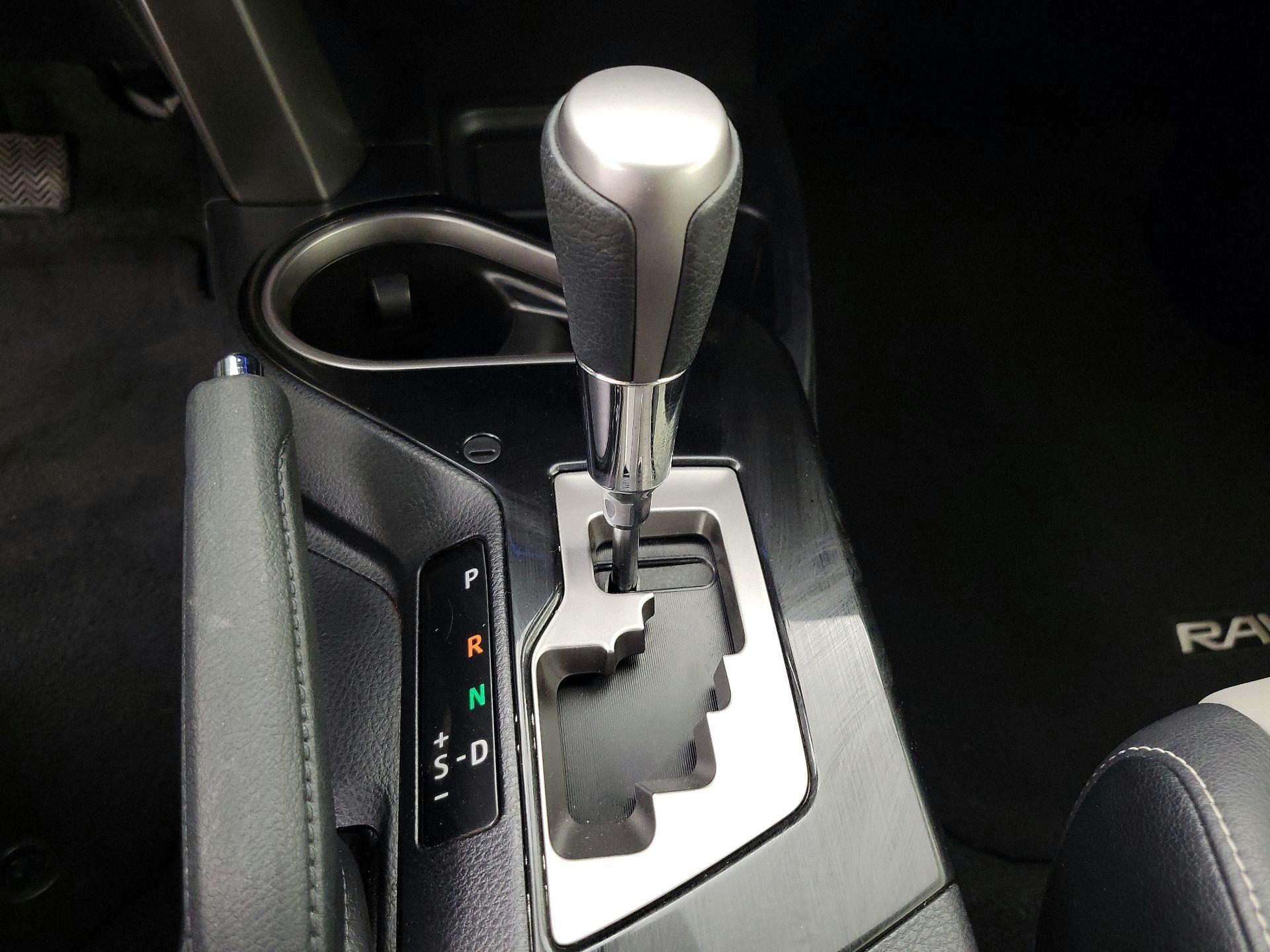 Thumbnail: 2018 Toyota RAV4 - 18