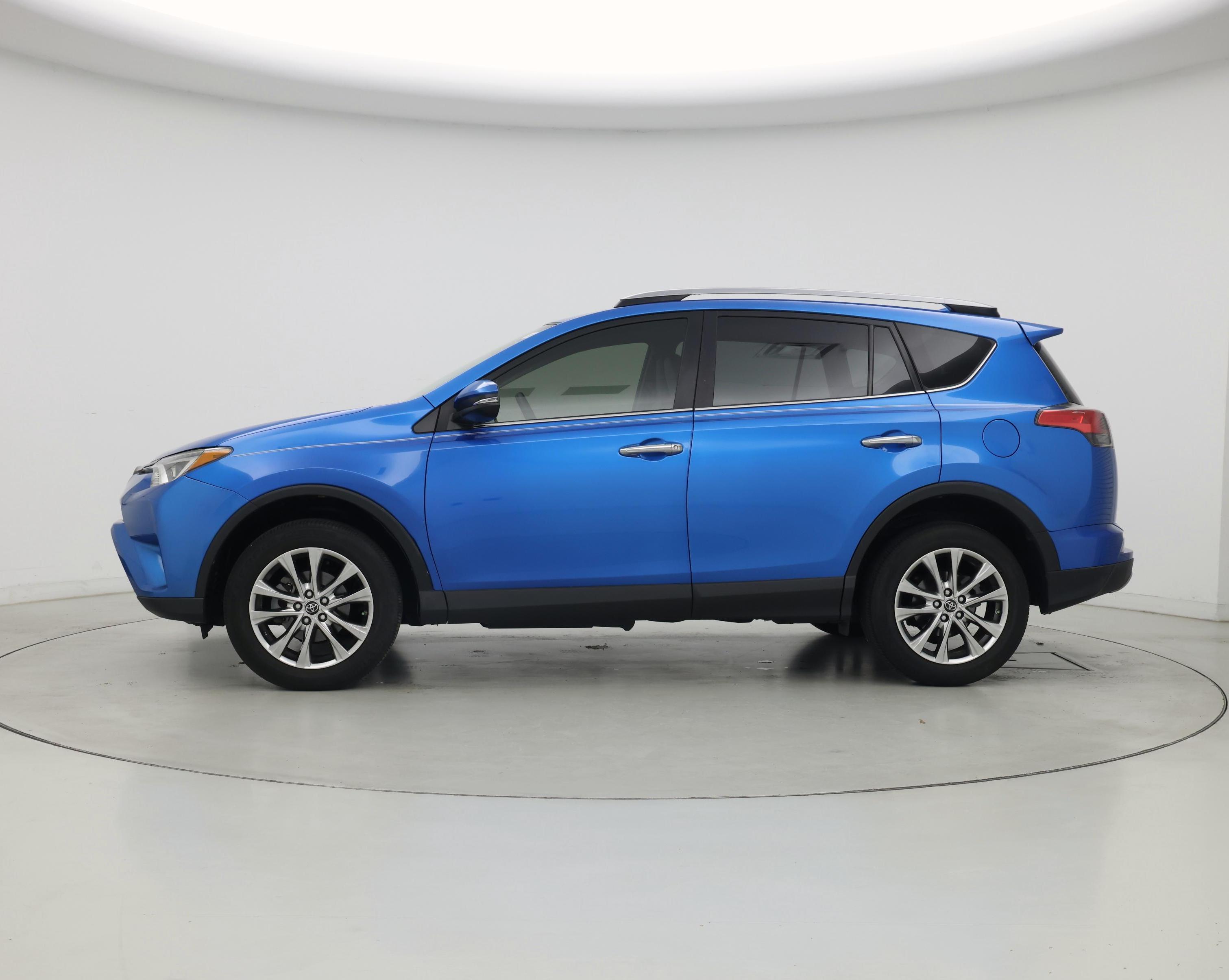 Thumbnail: 2018 Toyota RAV4 - 3