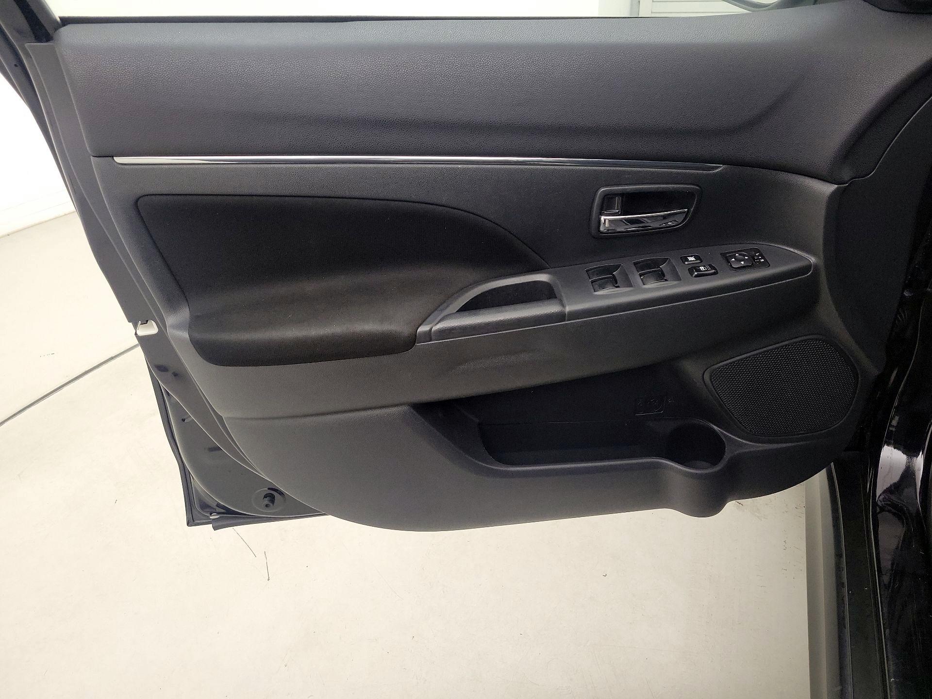 Thumbnail: 2021 Mitsubishi Outlander Sport - 12