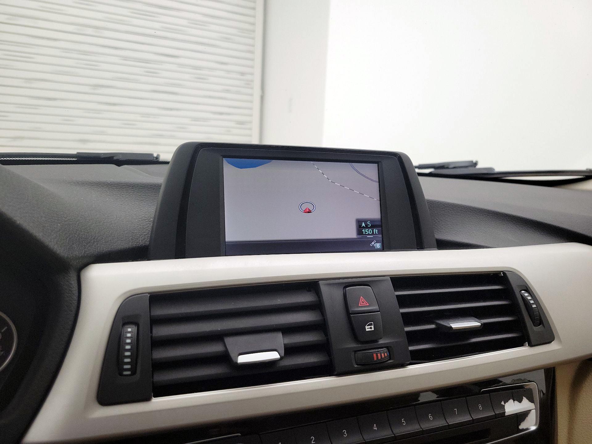 Thumbnail: 2016 BMW 3 Series - 14