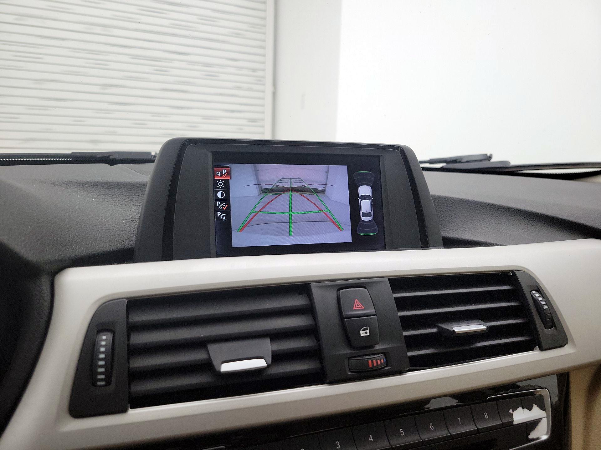 Thumbnail: 2016 BMW 3 Series - 15